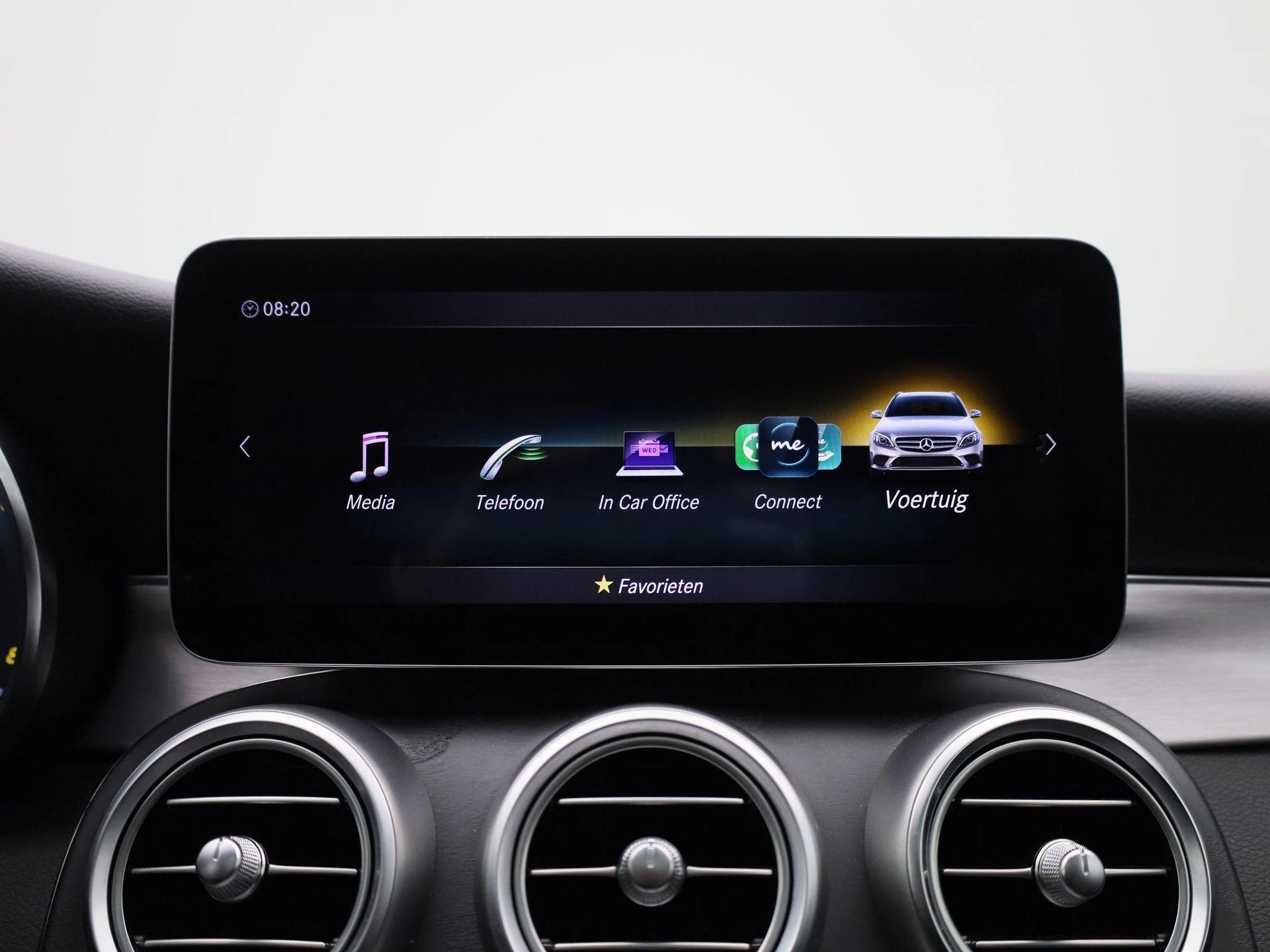 Mercedes-Benz-C-Klasse-image-28