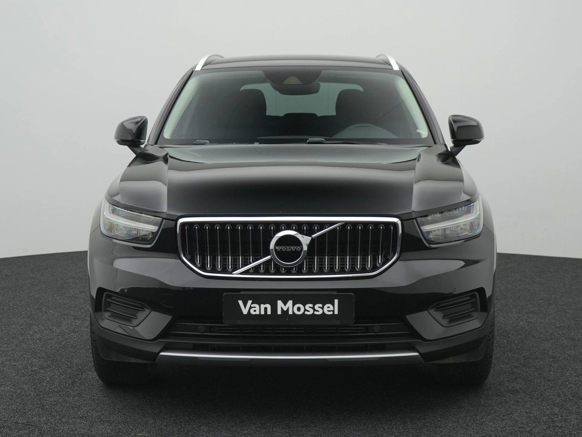 Volvo-XC40-image-2