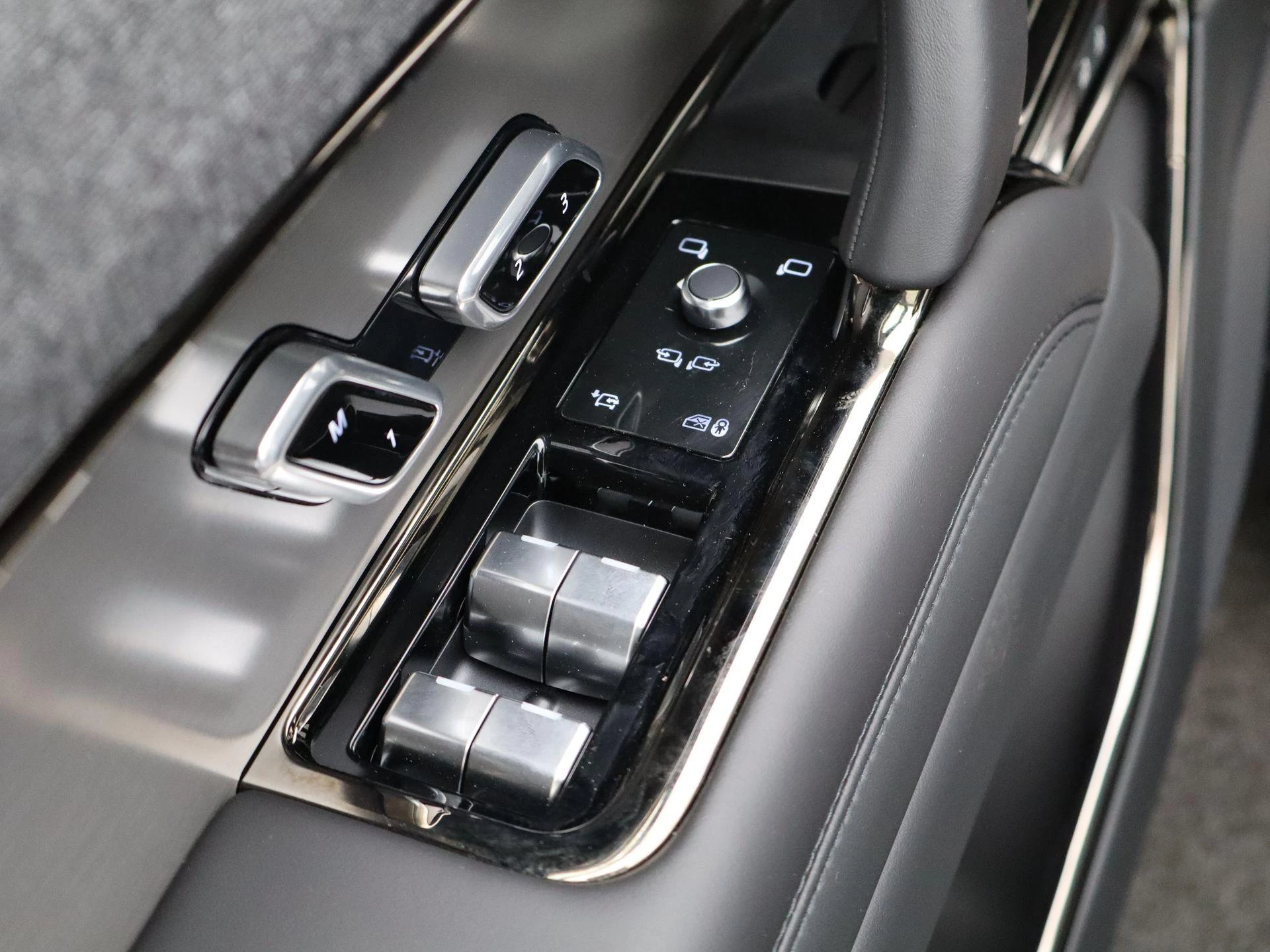 Land Rover-Range Rover Sport-image-28