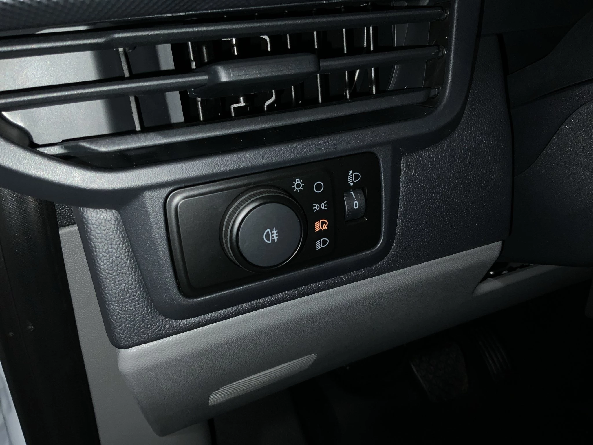 Ford-Transit Custom-image-16