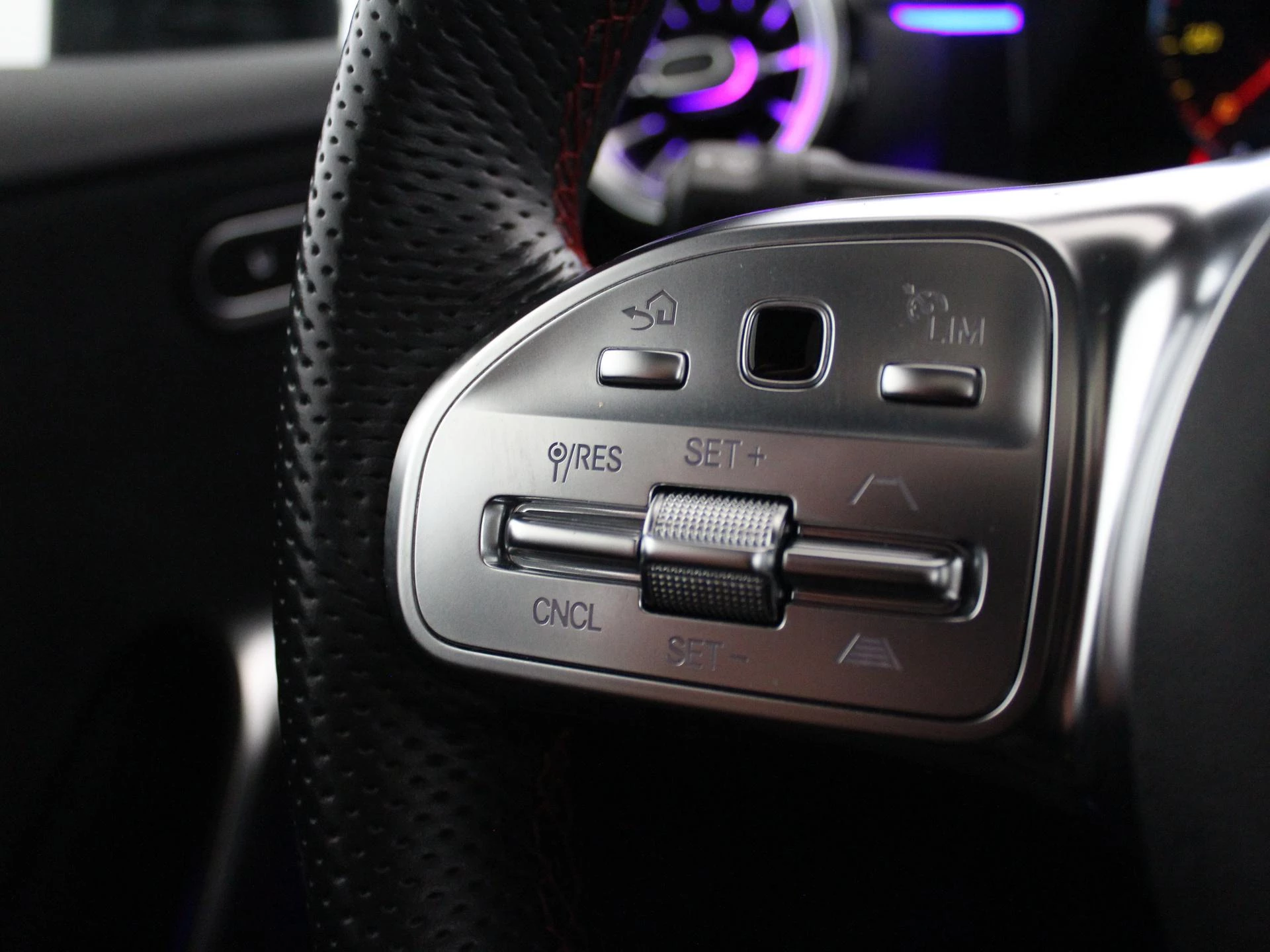 Mercedes-Benz-A-Klasse-image-10
