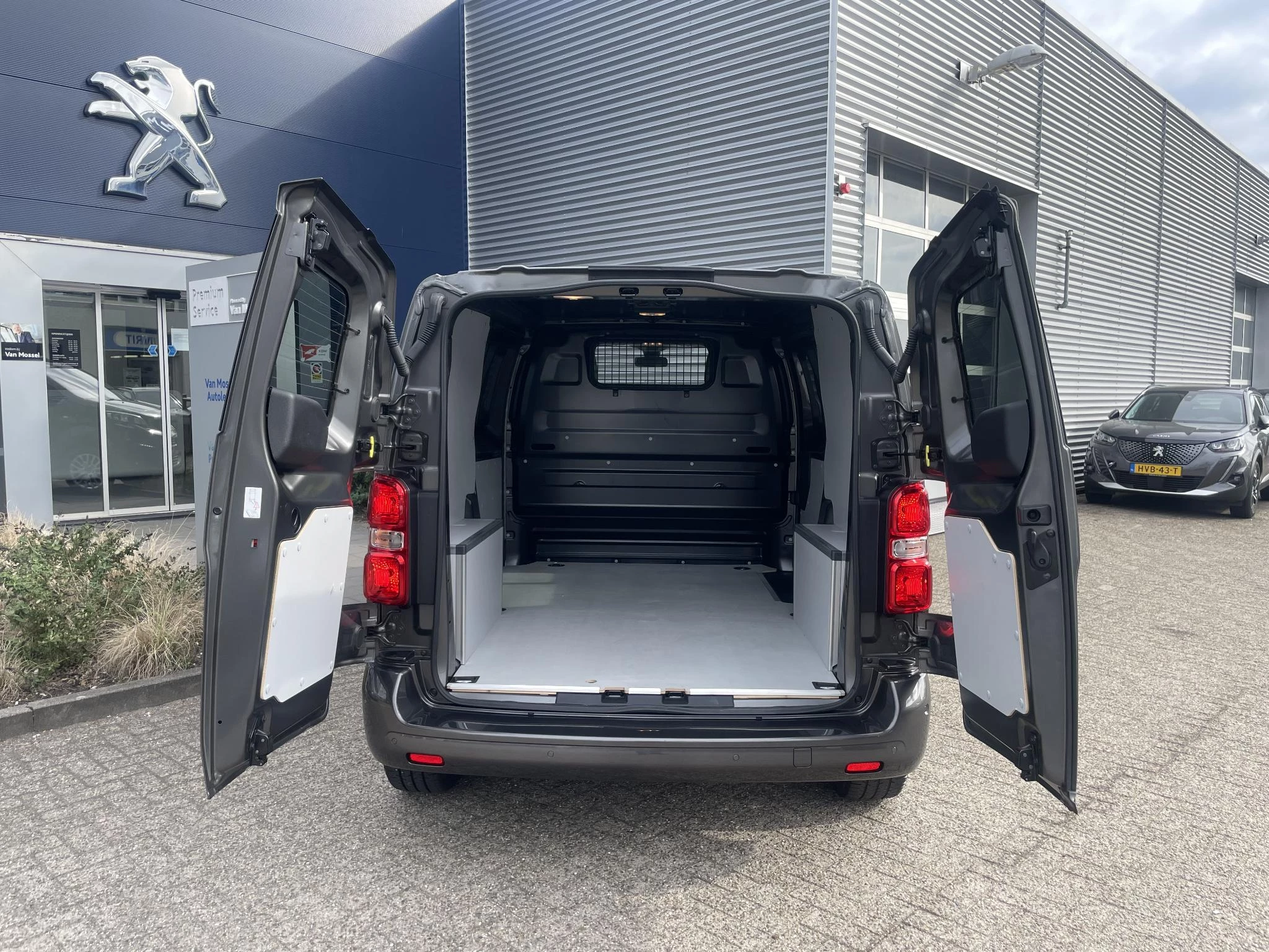 Peugeot-Expert-image-10