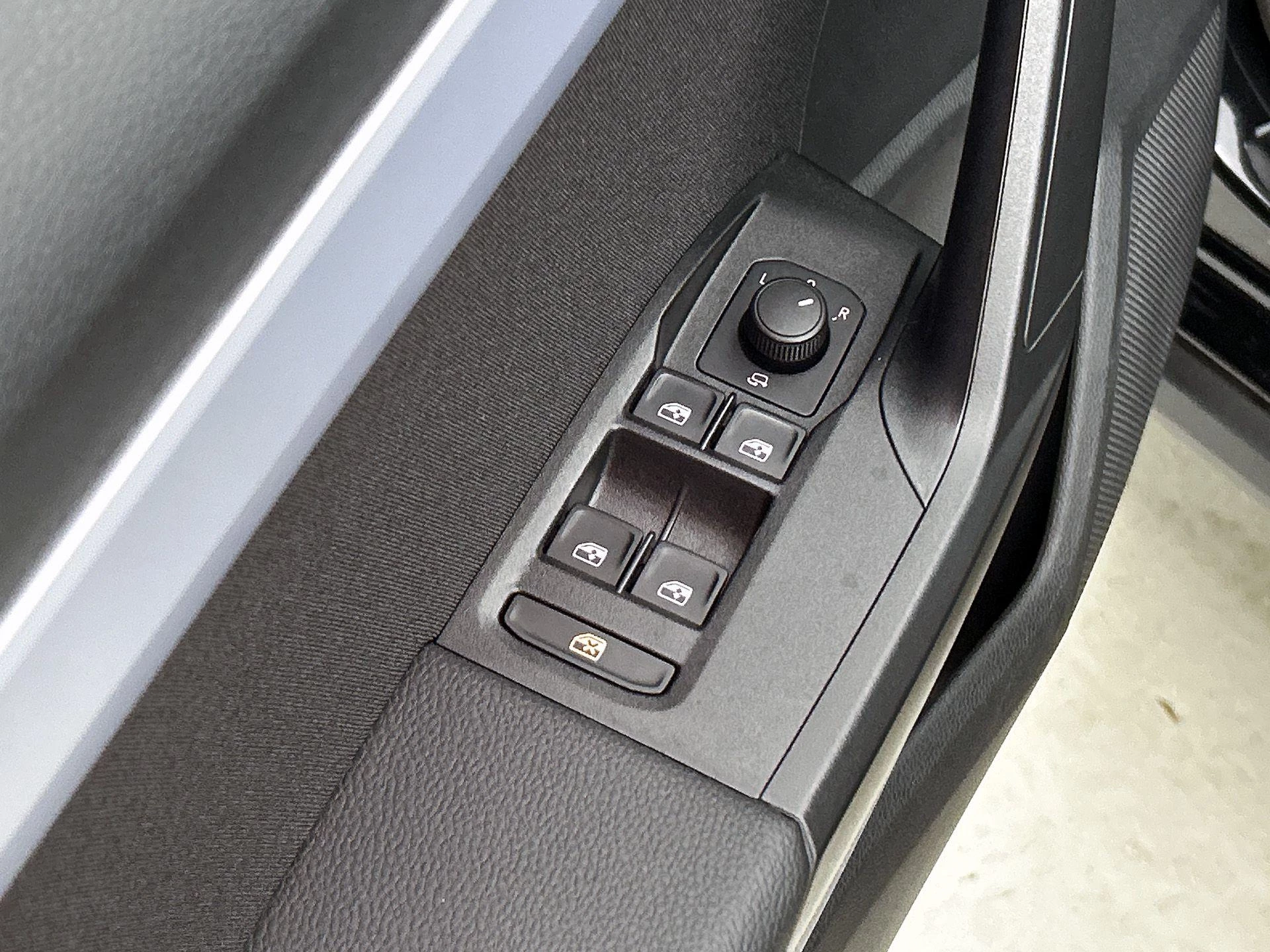 SEAT-Arona-image-28