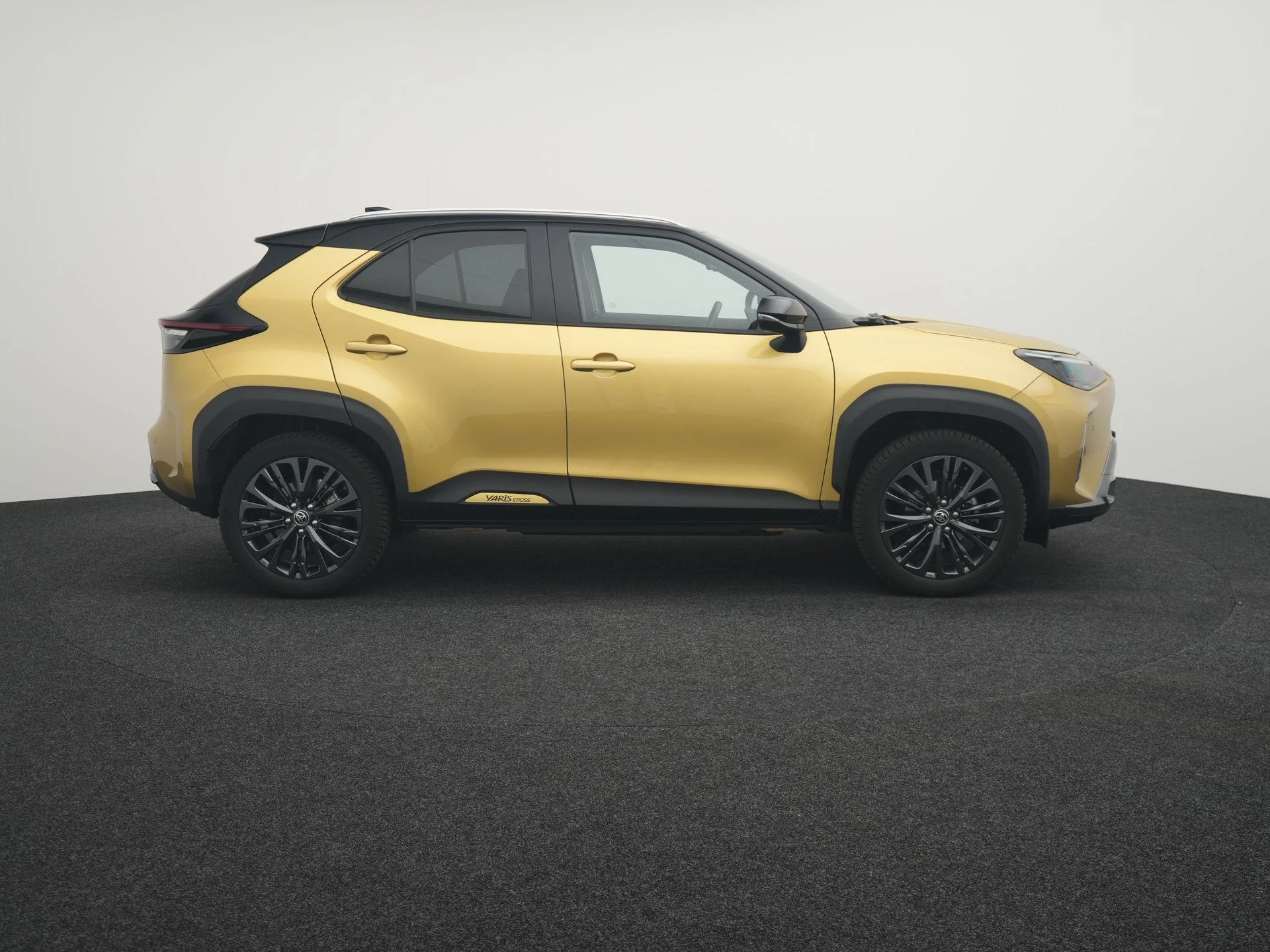 Toyota-Yaris Cross-image-5
