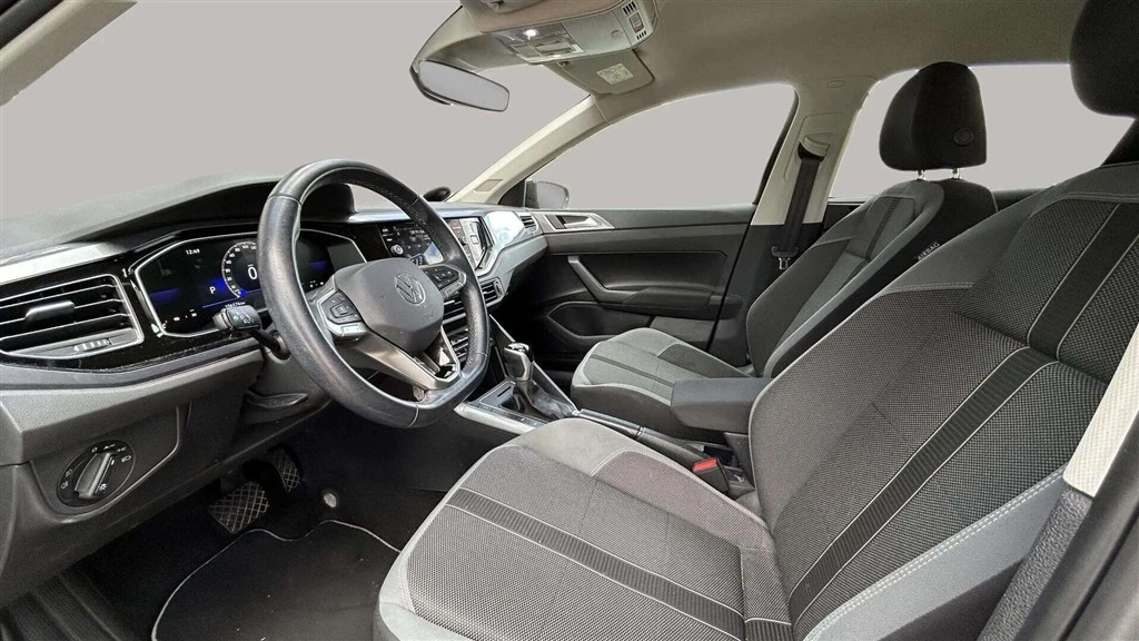 Volkswagen-Polo-image-9