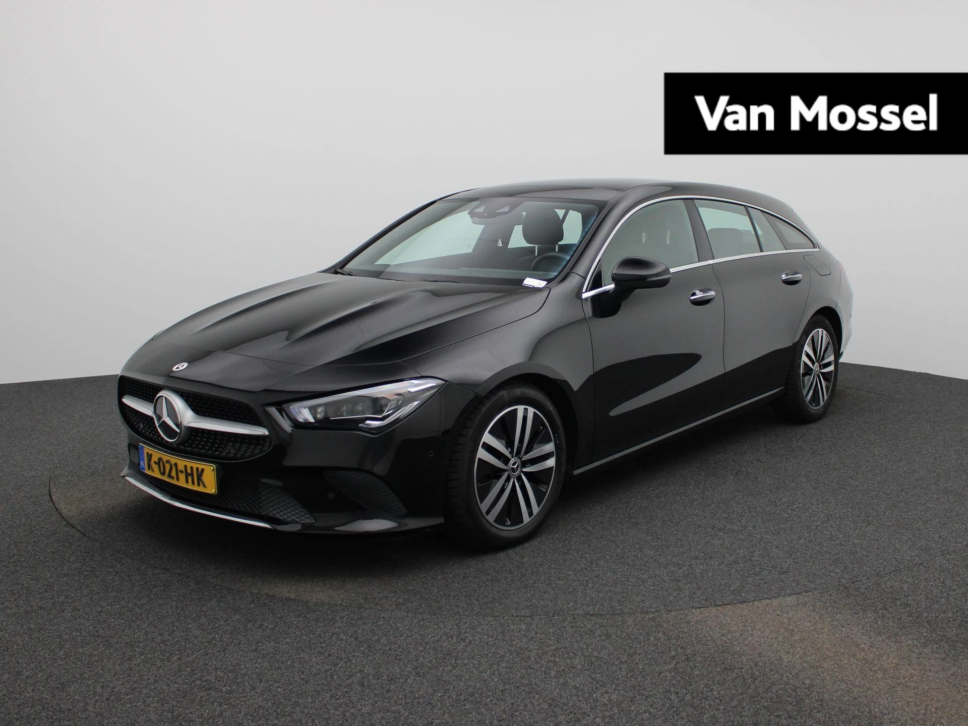 Mercedes-Benz-CLA-image-0