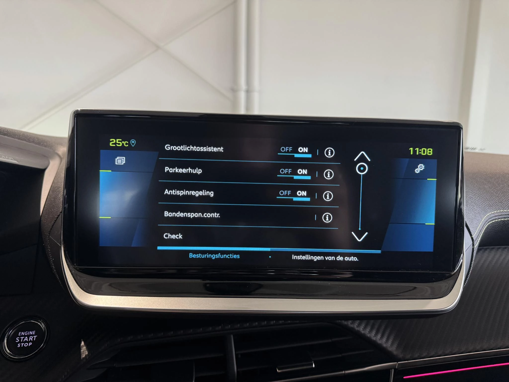 Peugeot-e-208-image-26