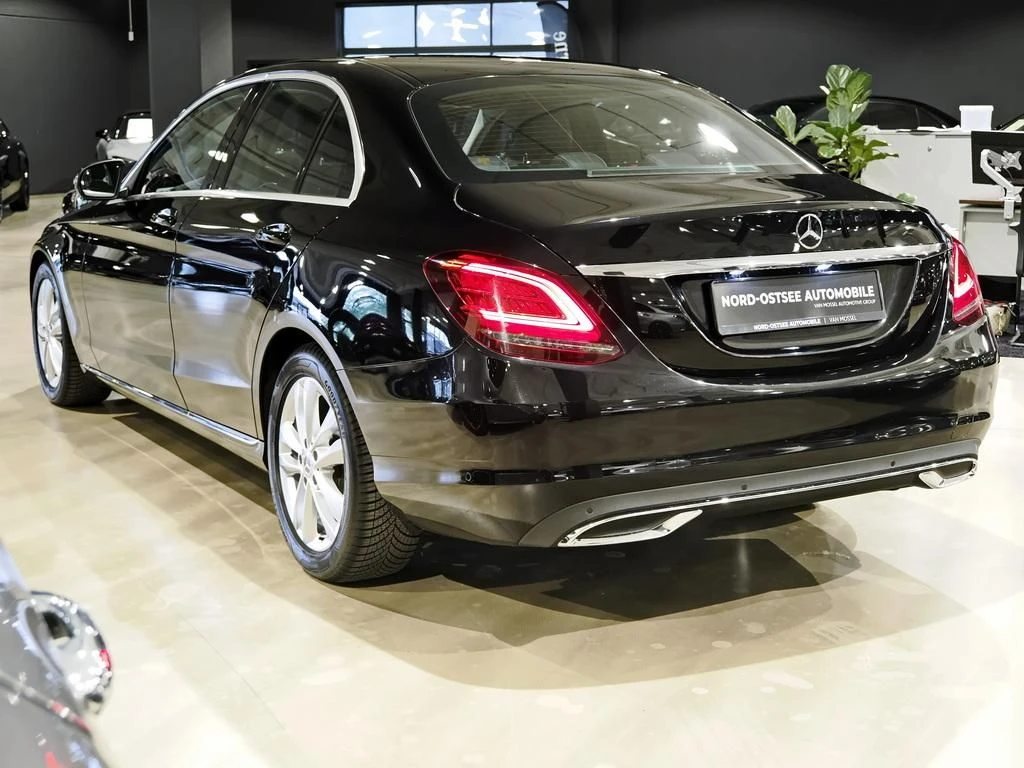 Mercedes-Benz-C-Klasse 200-image-4