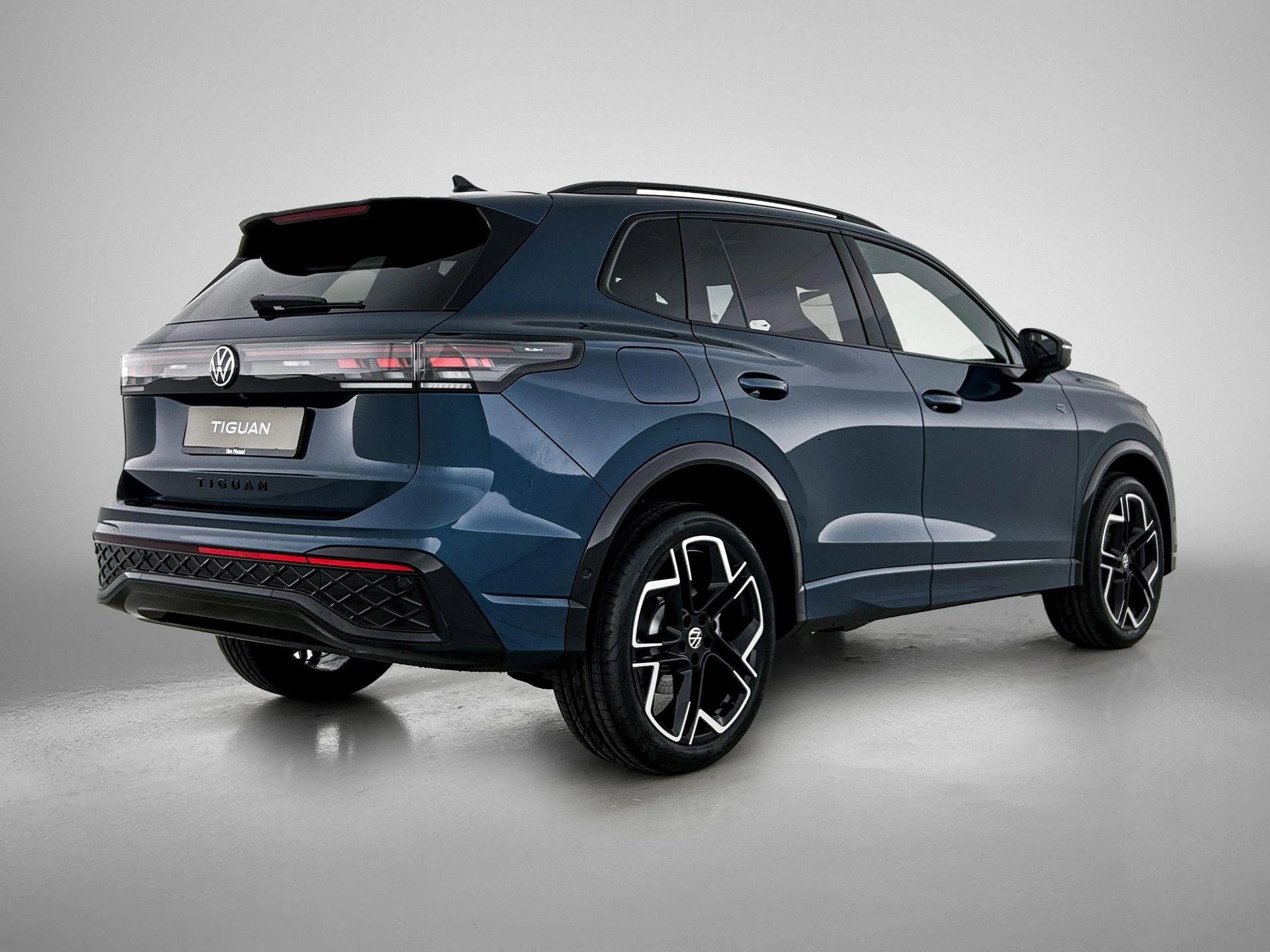 Volkswagen-Tiguan-image-3