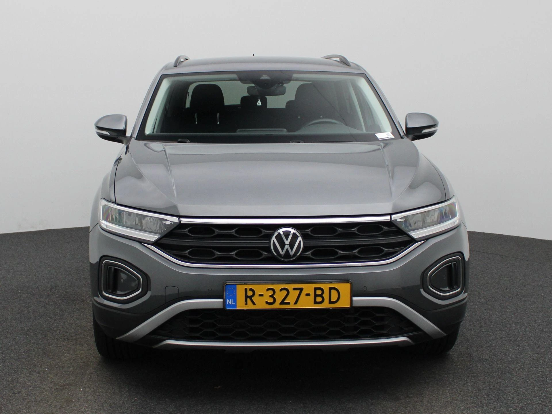 Volkswagen-T-Roc-image-2