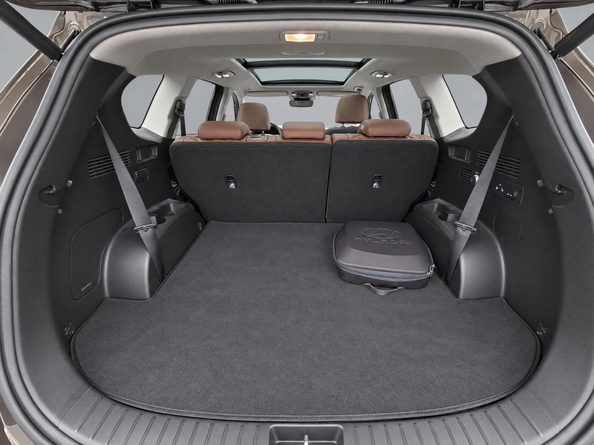 Hyundai-Santa Fe-image-13