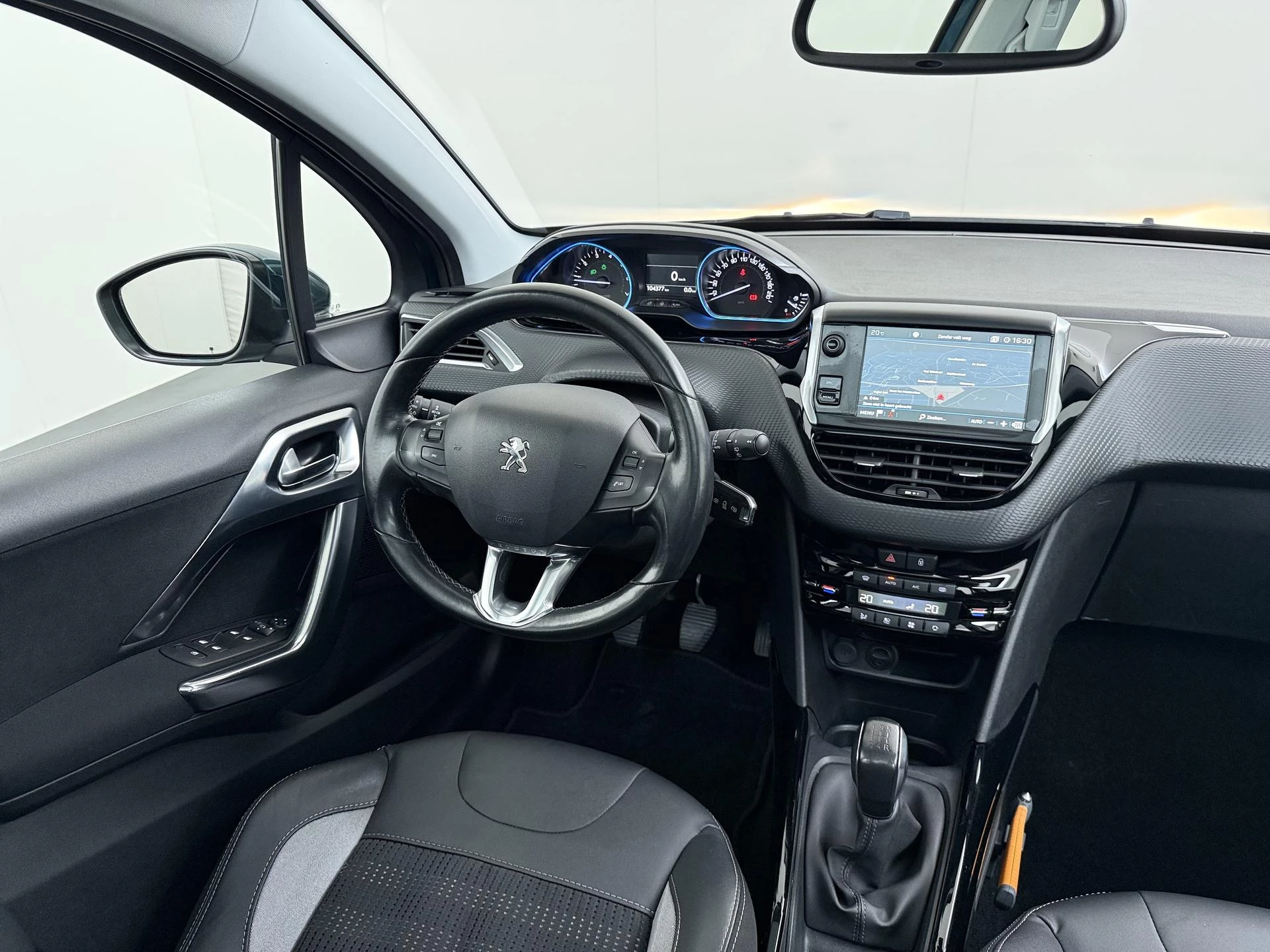 Peugeot 2008 1.2 PureTech Allure