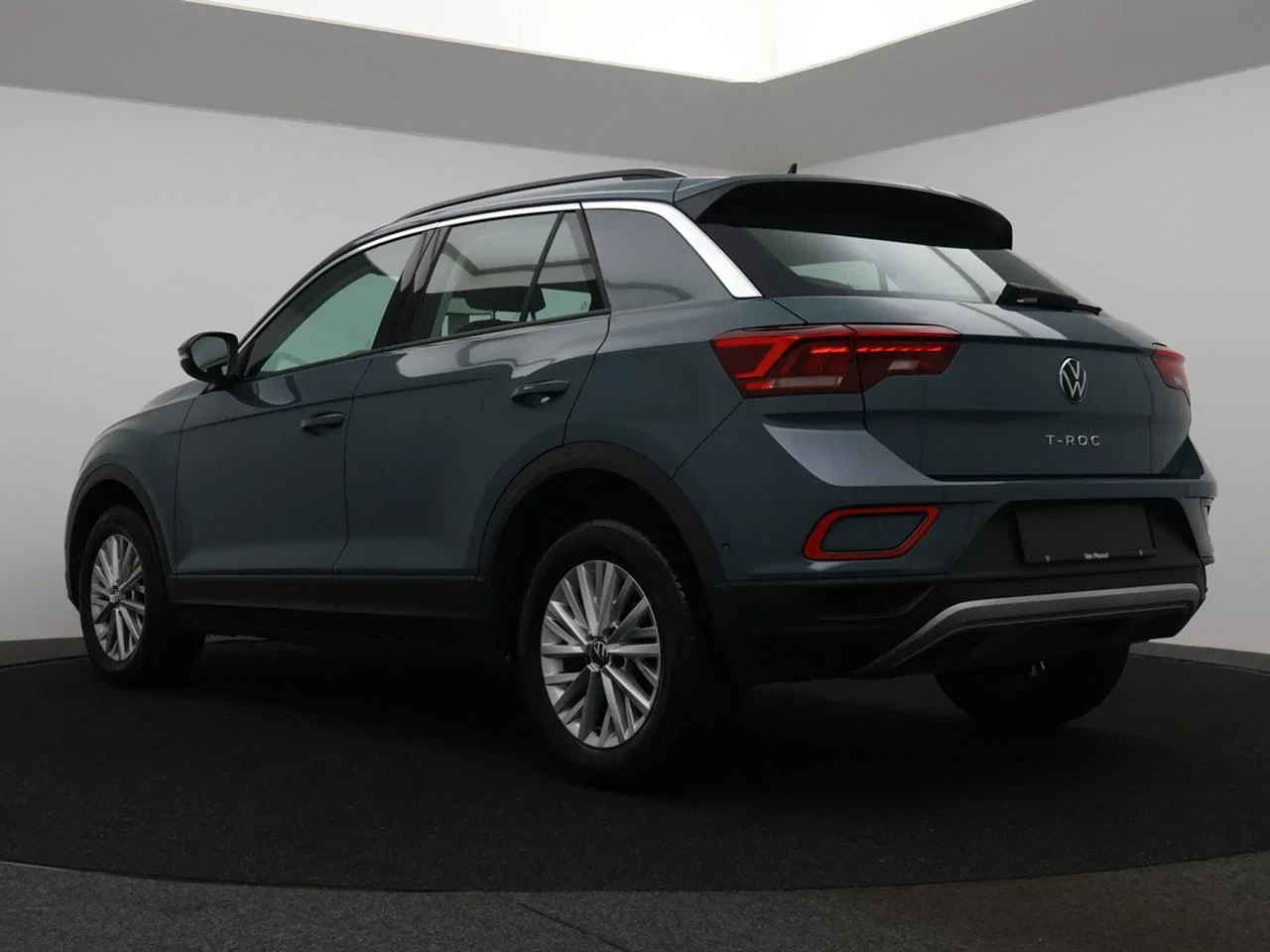 Volkswagen-T-Roc-image-8