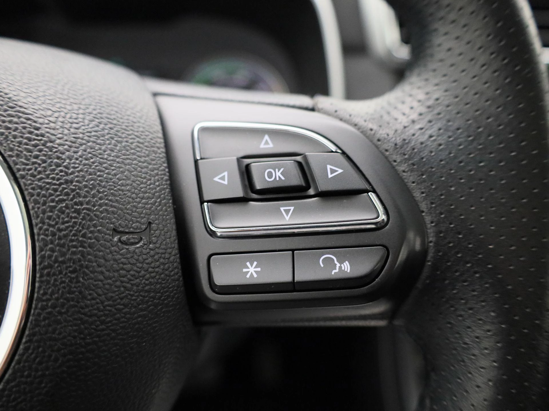 MG-ZS EV-image-15