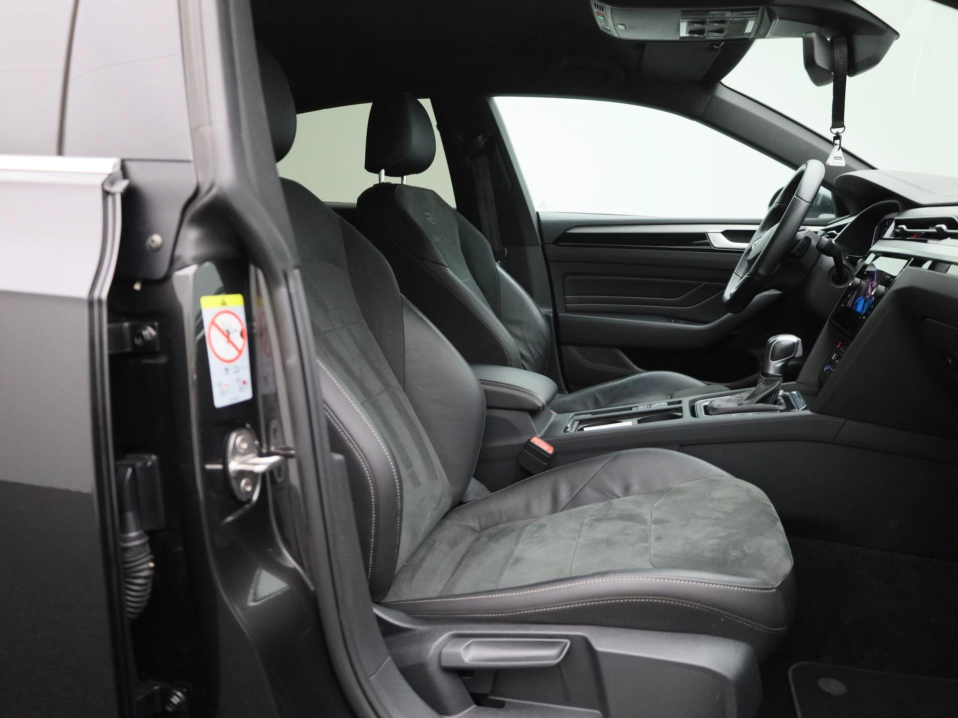 Volkswagen Arteon 1.4 TSI eHybrid R-Line Business+