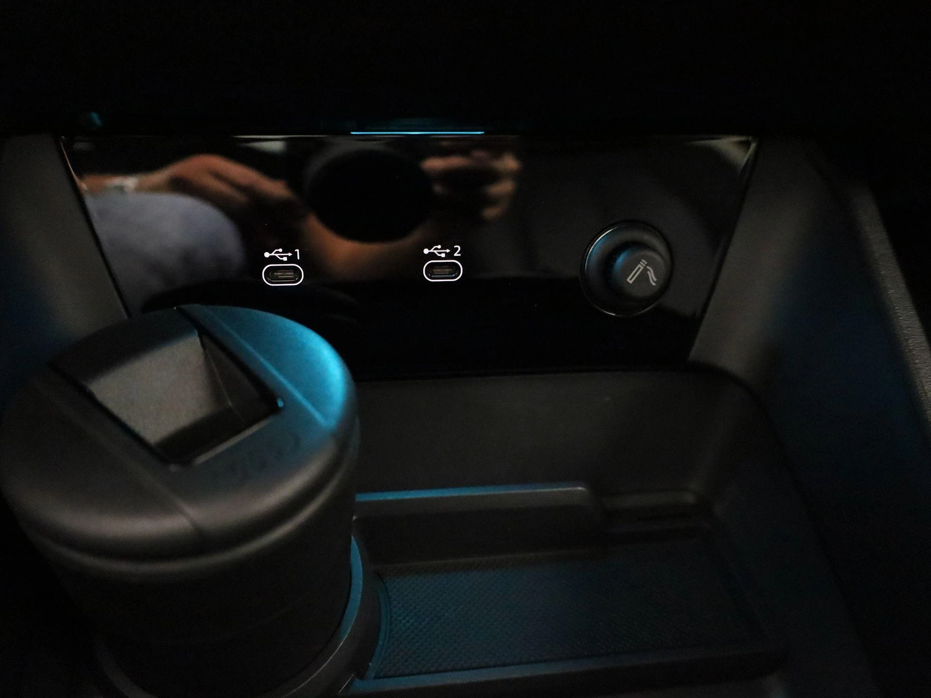 Audi-Q6 e-tron-image-23