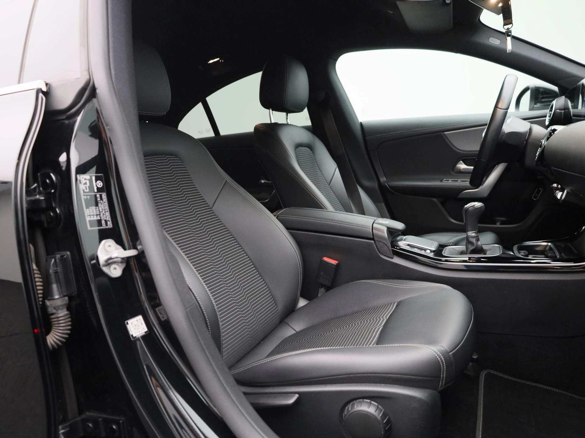Mercedes-Benz-CLA-image-34