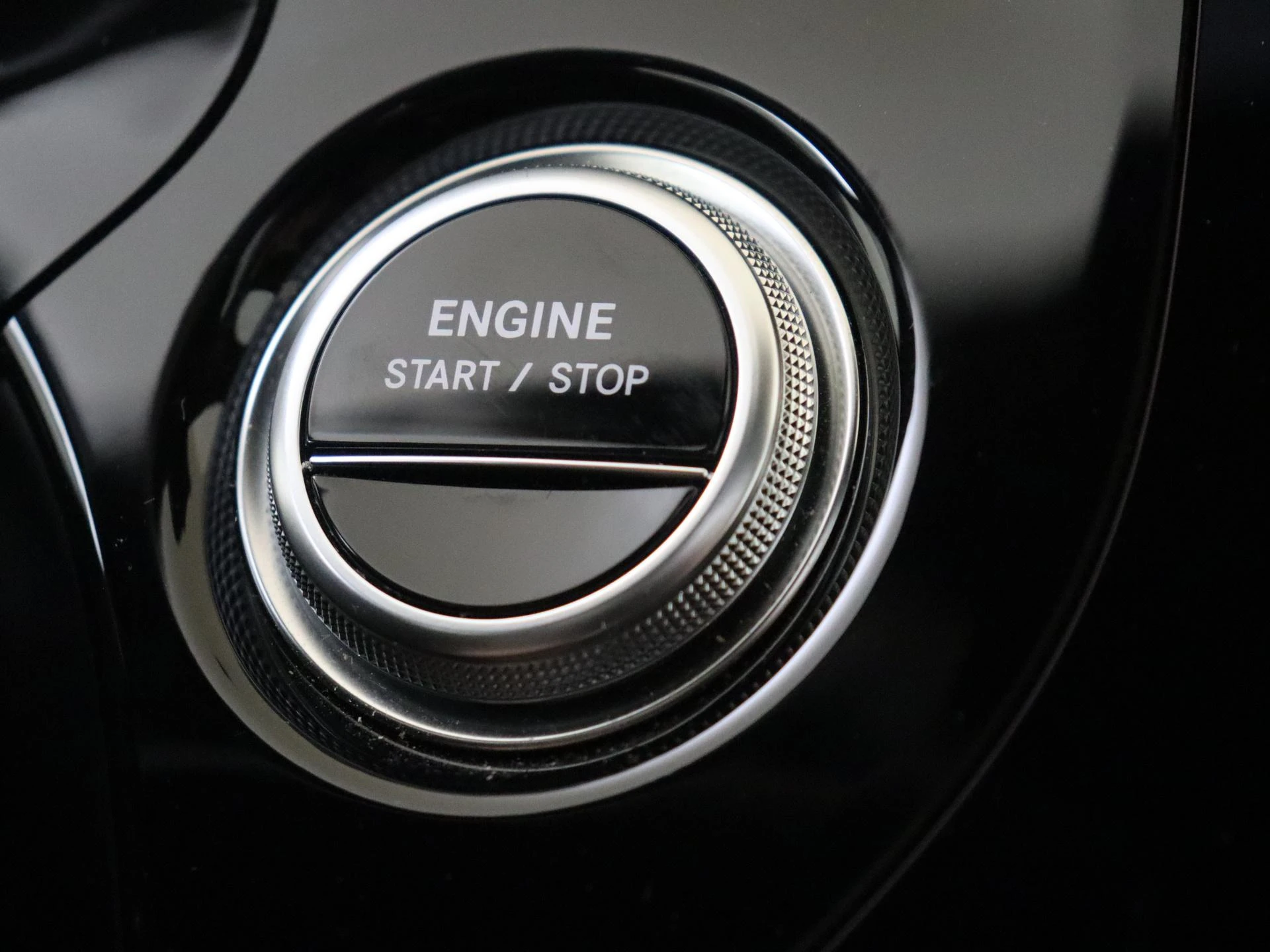 Mercedes-Benz-E-Klasse-image-20