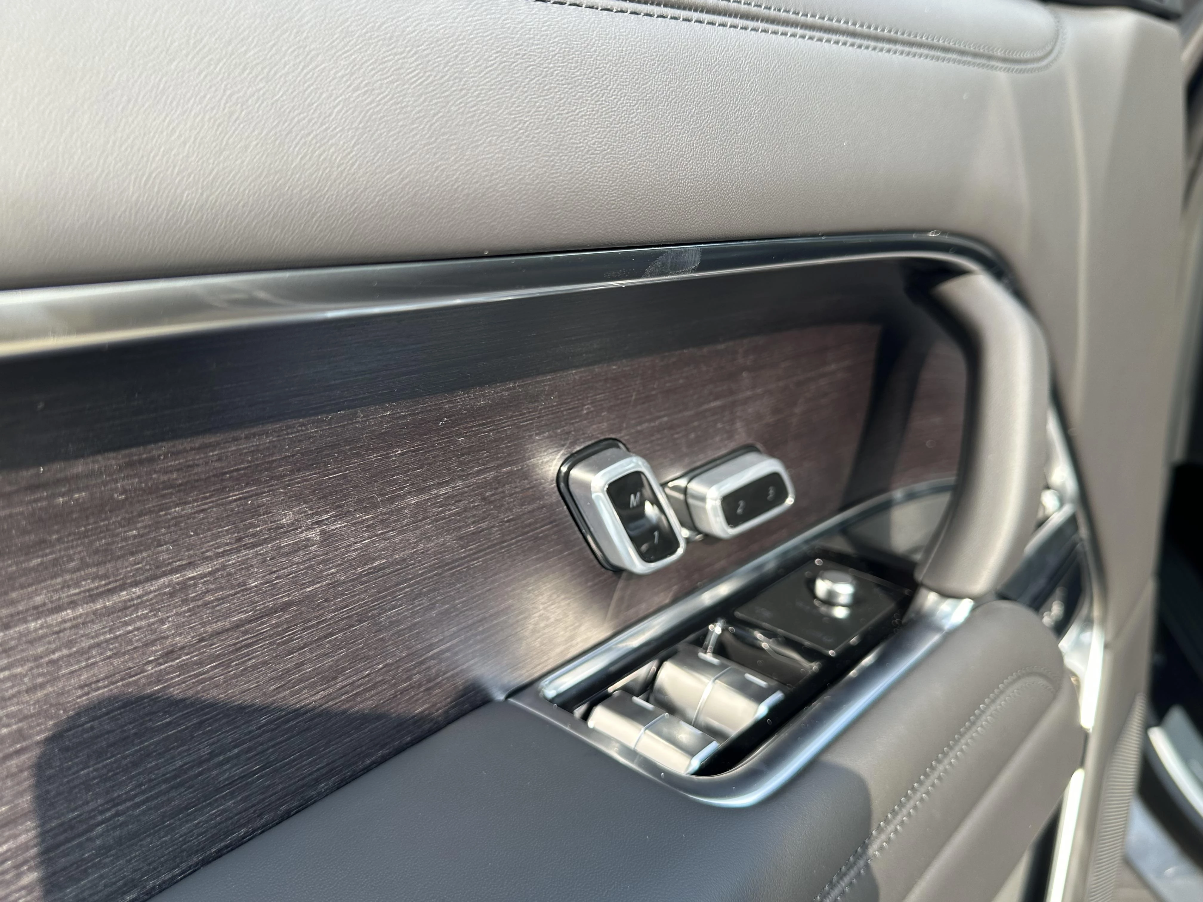 Land Rover-Range Rover-image-33