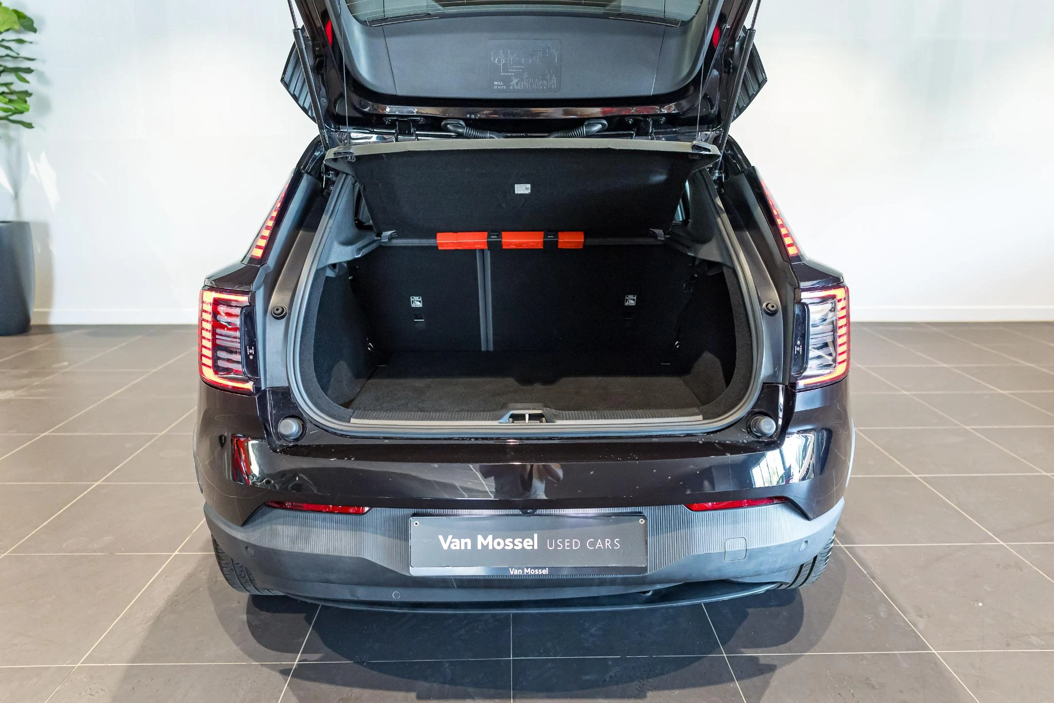 Volvo-EX30-image-12