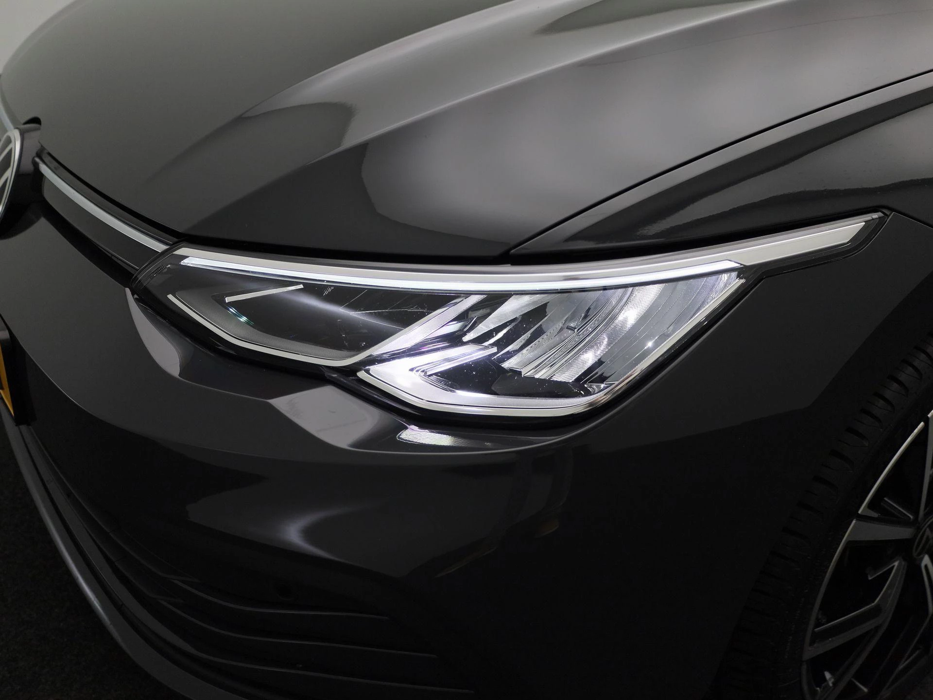 Volkswagen-Golf-image-14