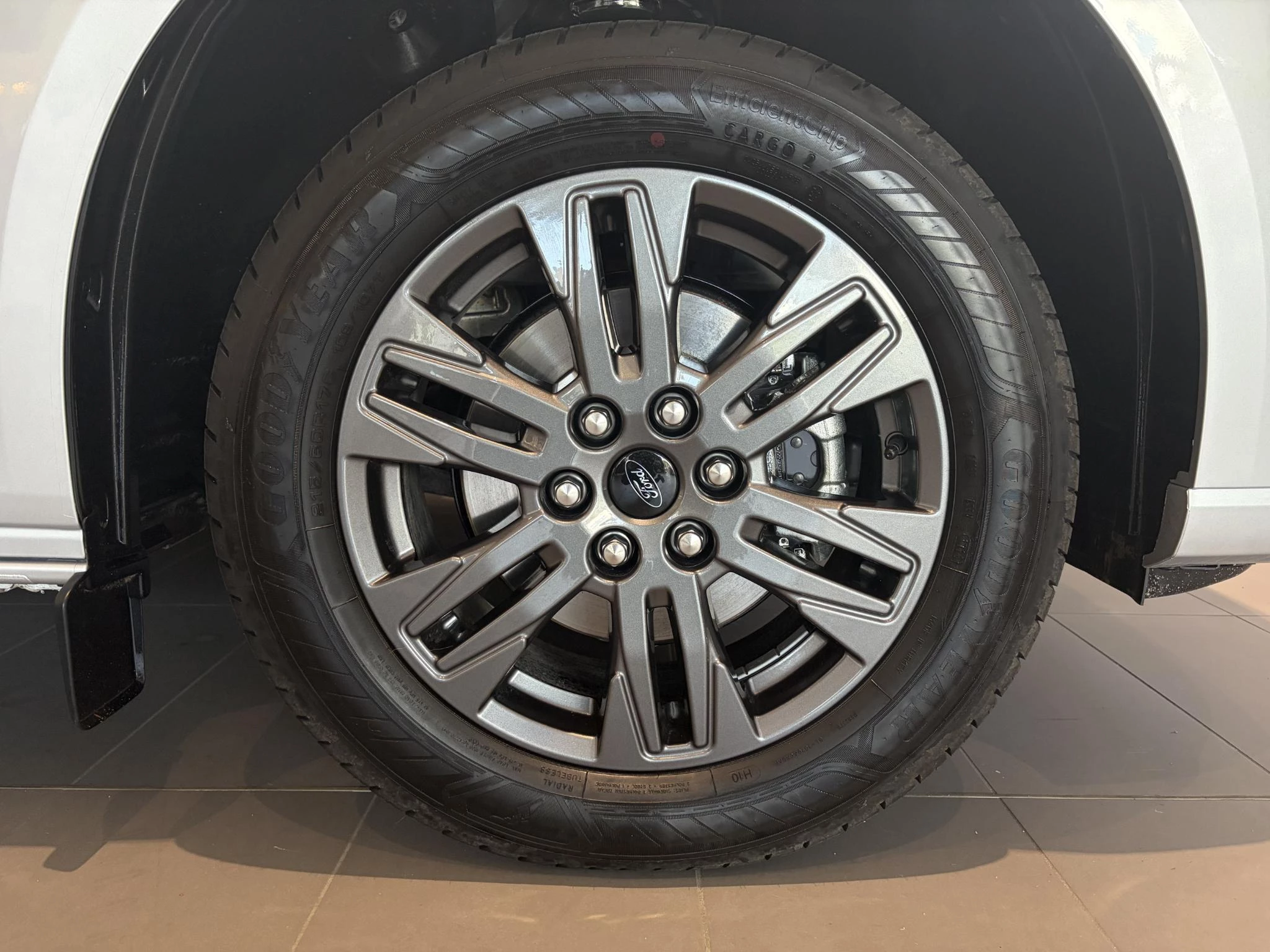 Ford E-Transit Custom 340 L2H1 Limited 71 kWh