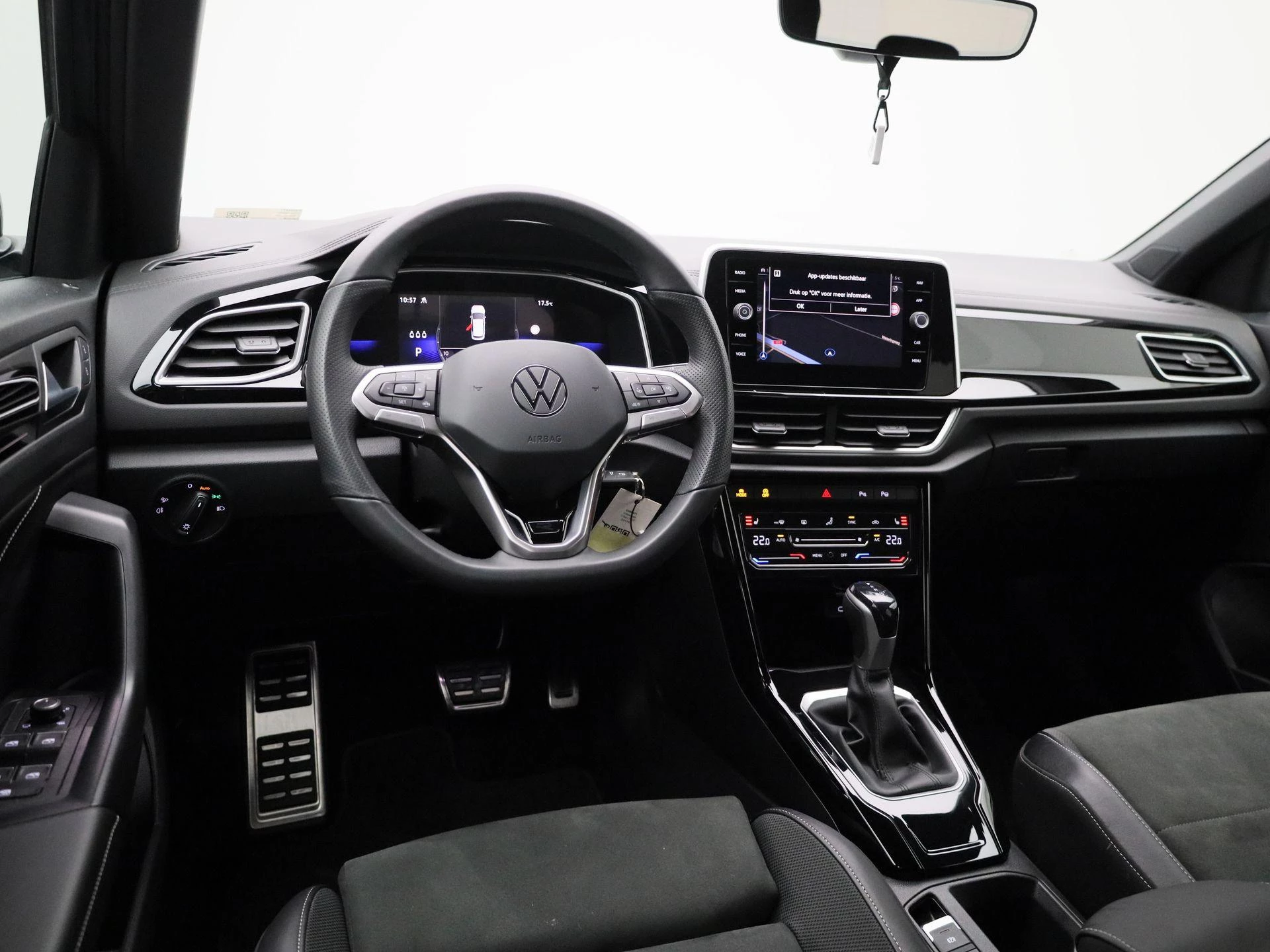 Volkswagen-T-Roc-image-6