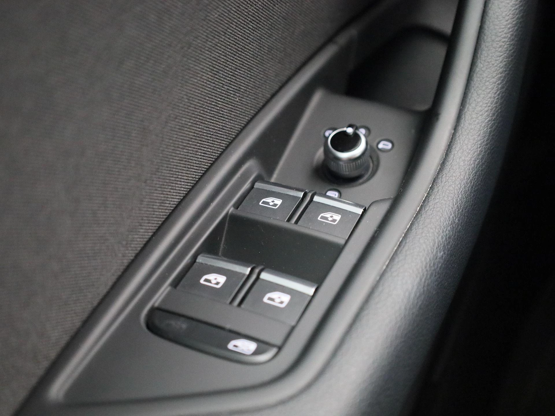Audi A4 2.0 30 TDi 100kW S tronic Attraction B.E