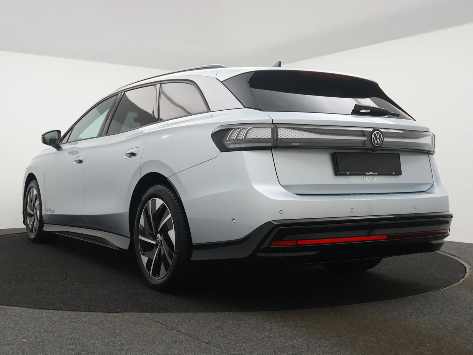 Volkswagen ID.7 Tourer Pro Business Premium 77 kWh 286 pk *TREKHAAK* DEMO