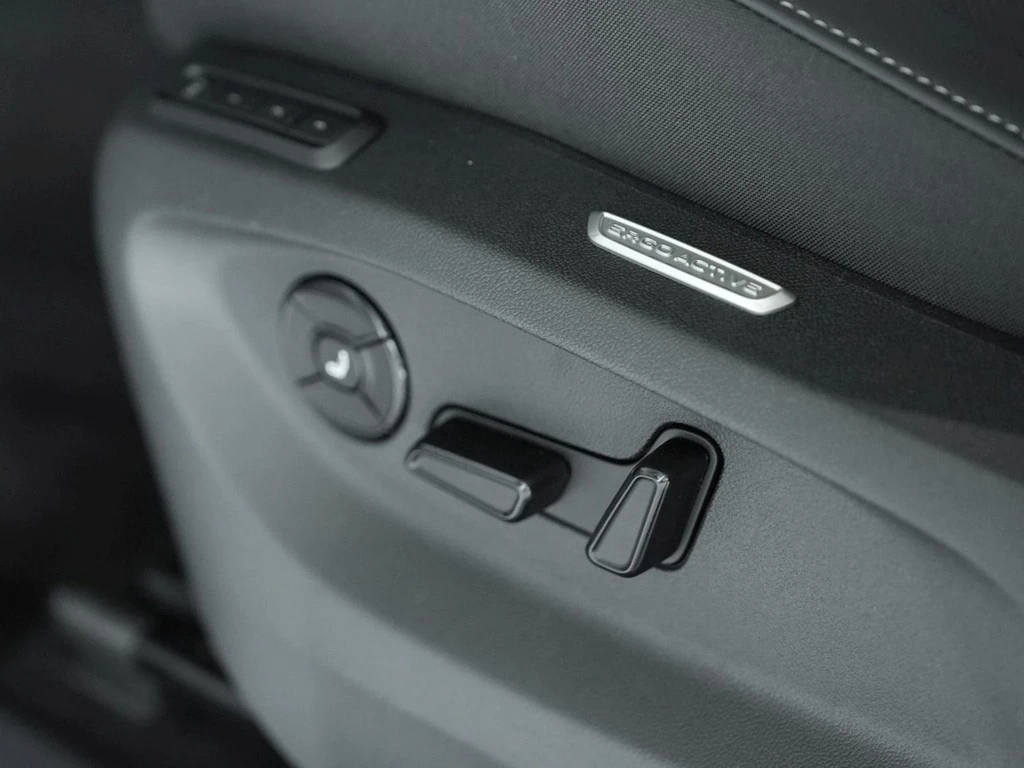 Volkswagen-Tiguan-image-16