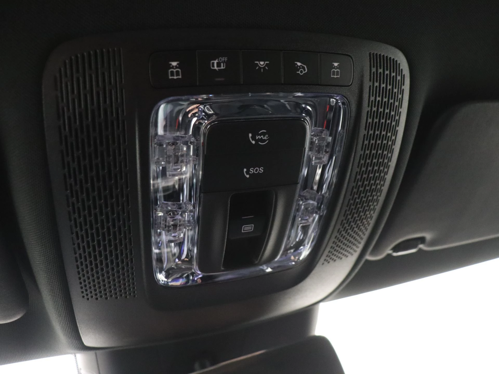 Mercedes-Benz-CLA-image-22