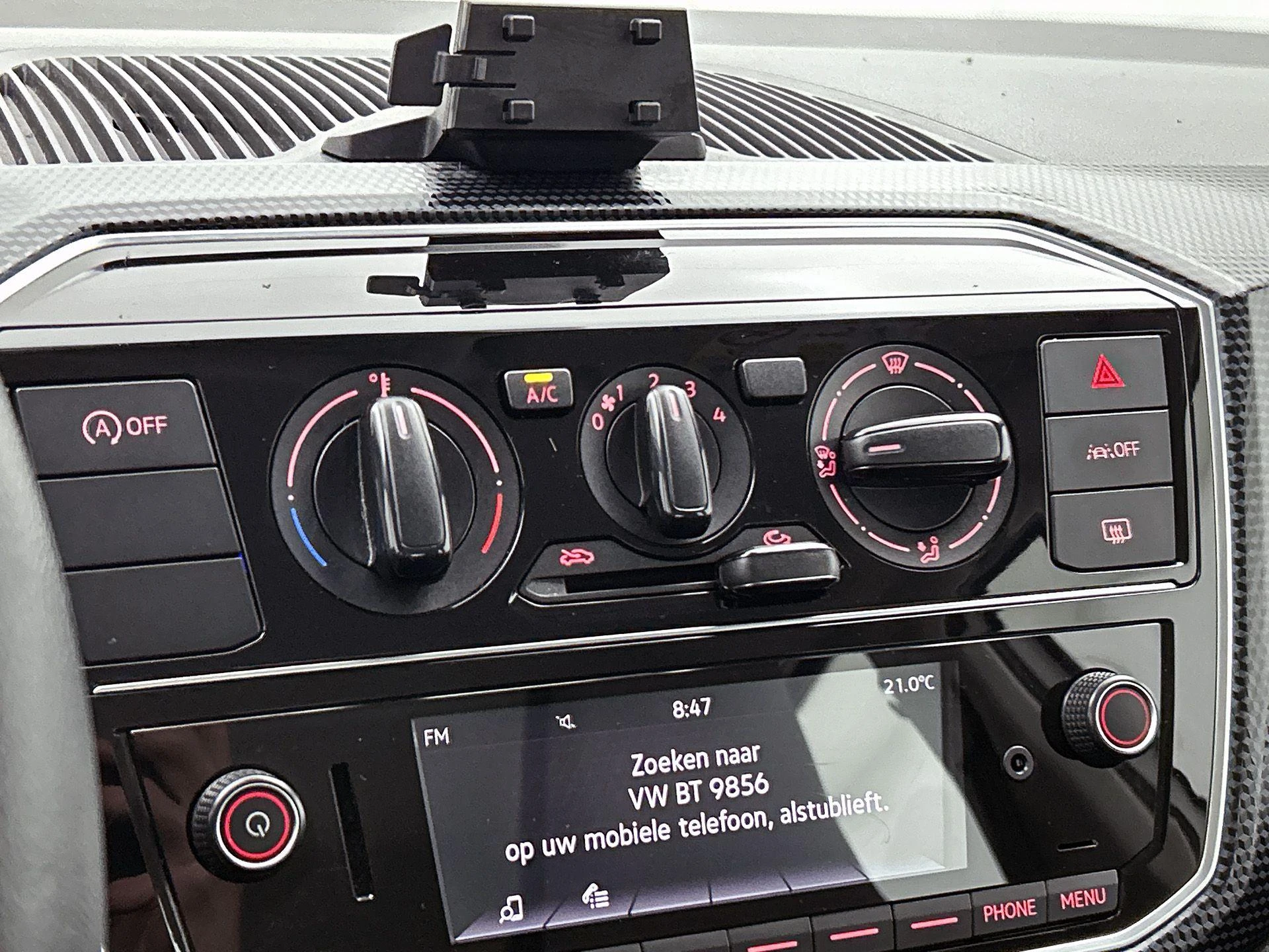 Volkswagen-up!-image-15