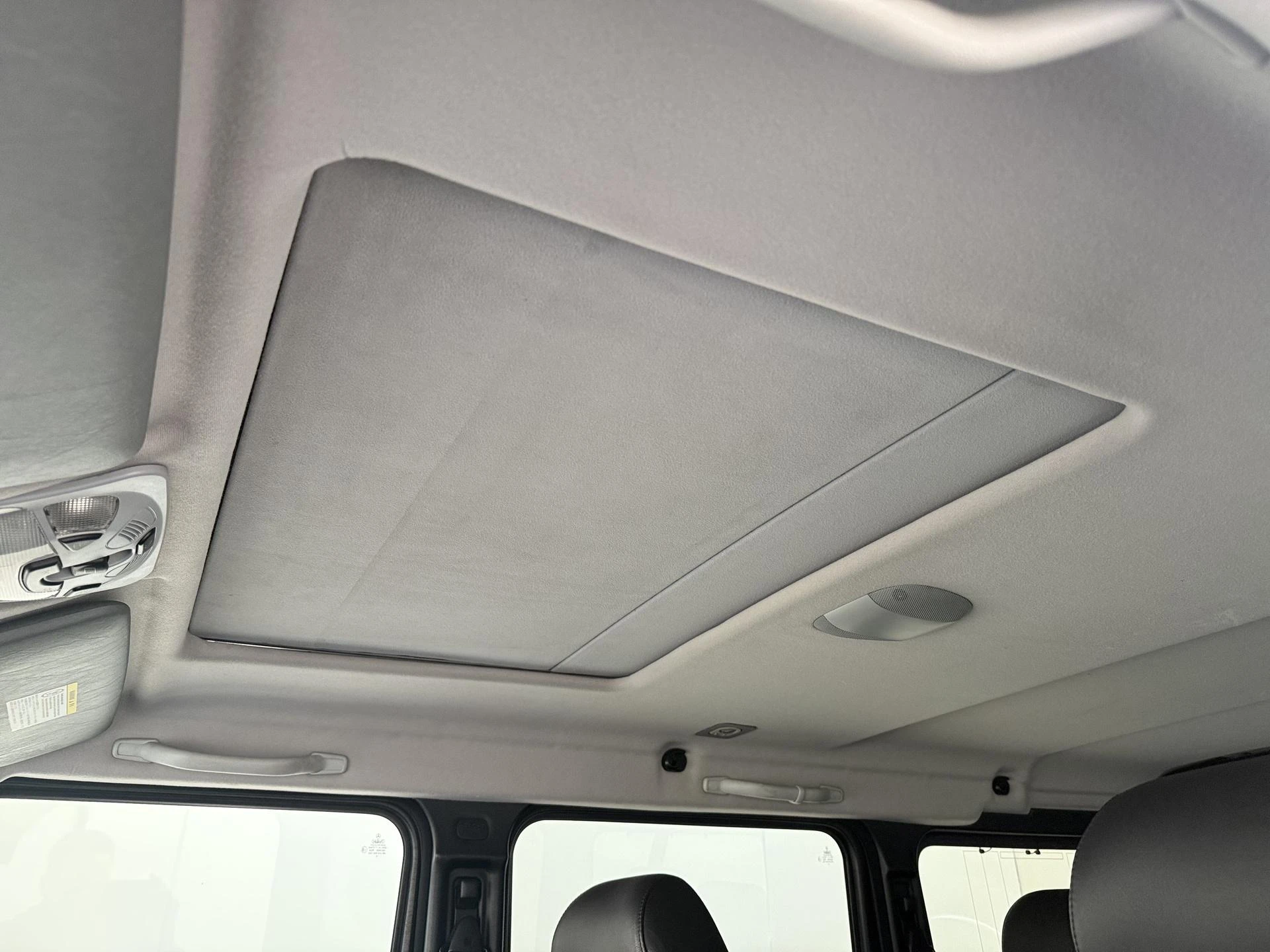 Mercedes-Benz-G-Klasse-image-35