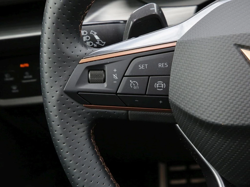 CUPRA Leon Sportstourer VZ 2.0 TSI 19" AHK Navi+VC LED PDC Kessy