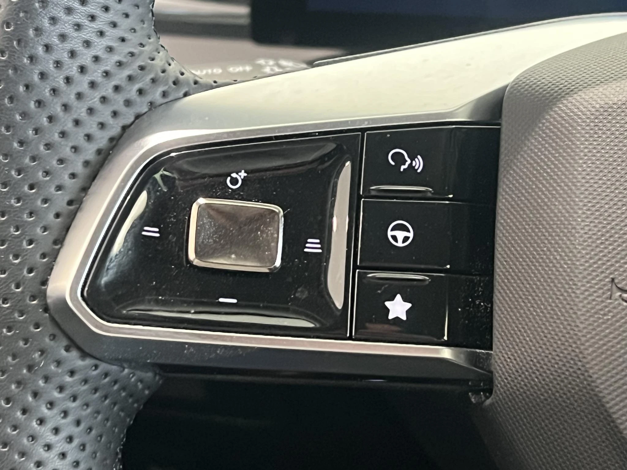 MG HS 1.5 PHEV Luxury
