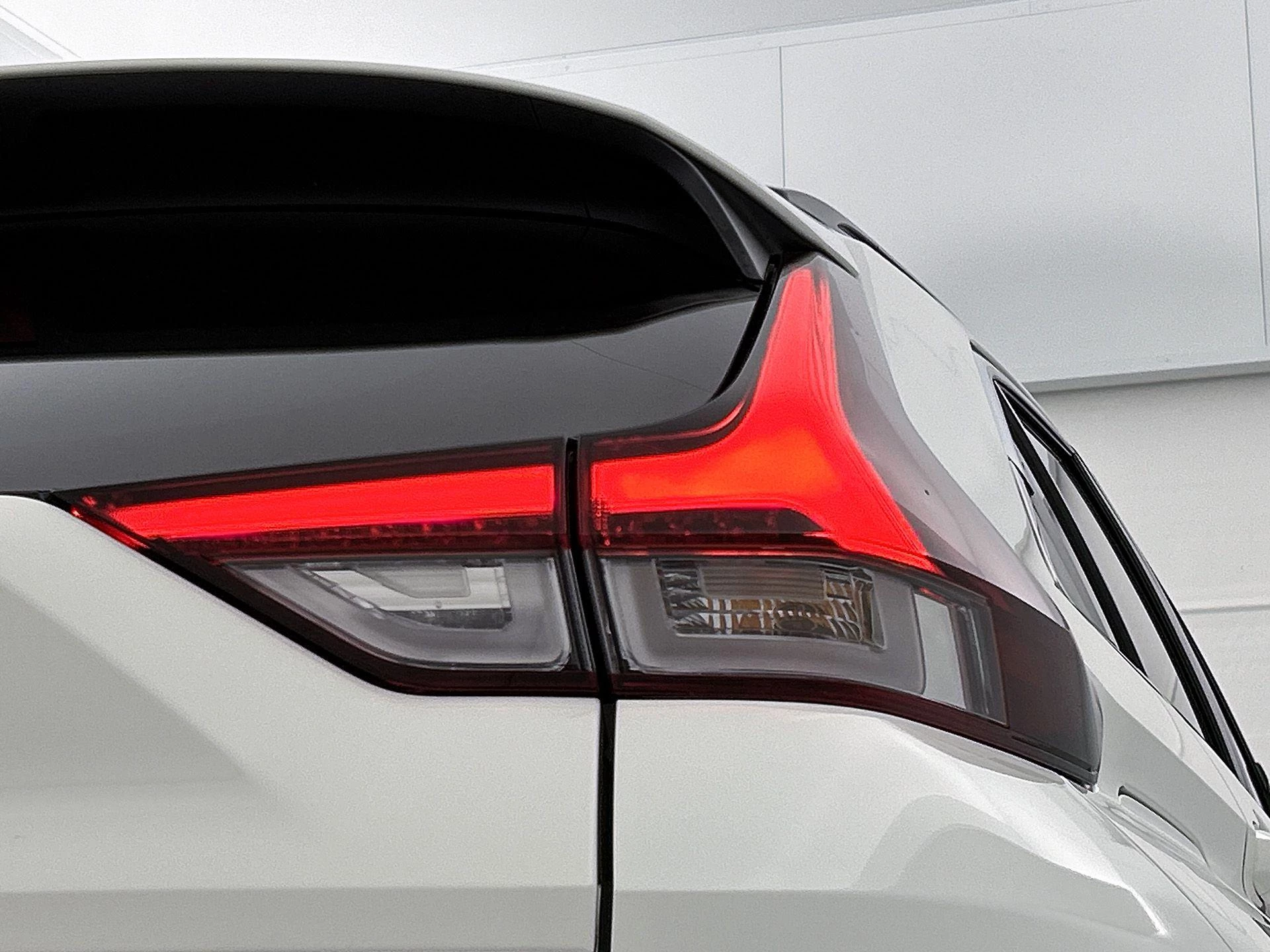 Mitsubishi-Eclipse Cross-image-21