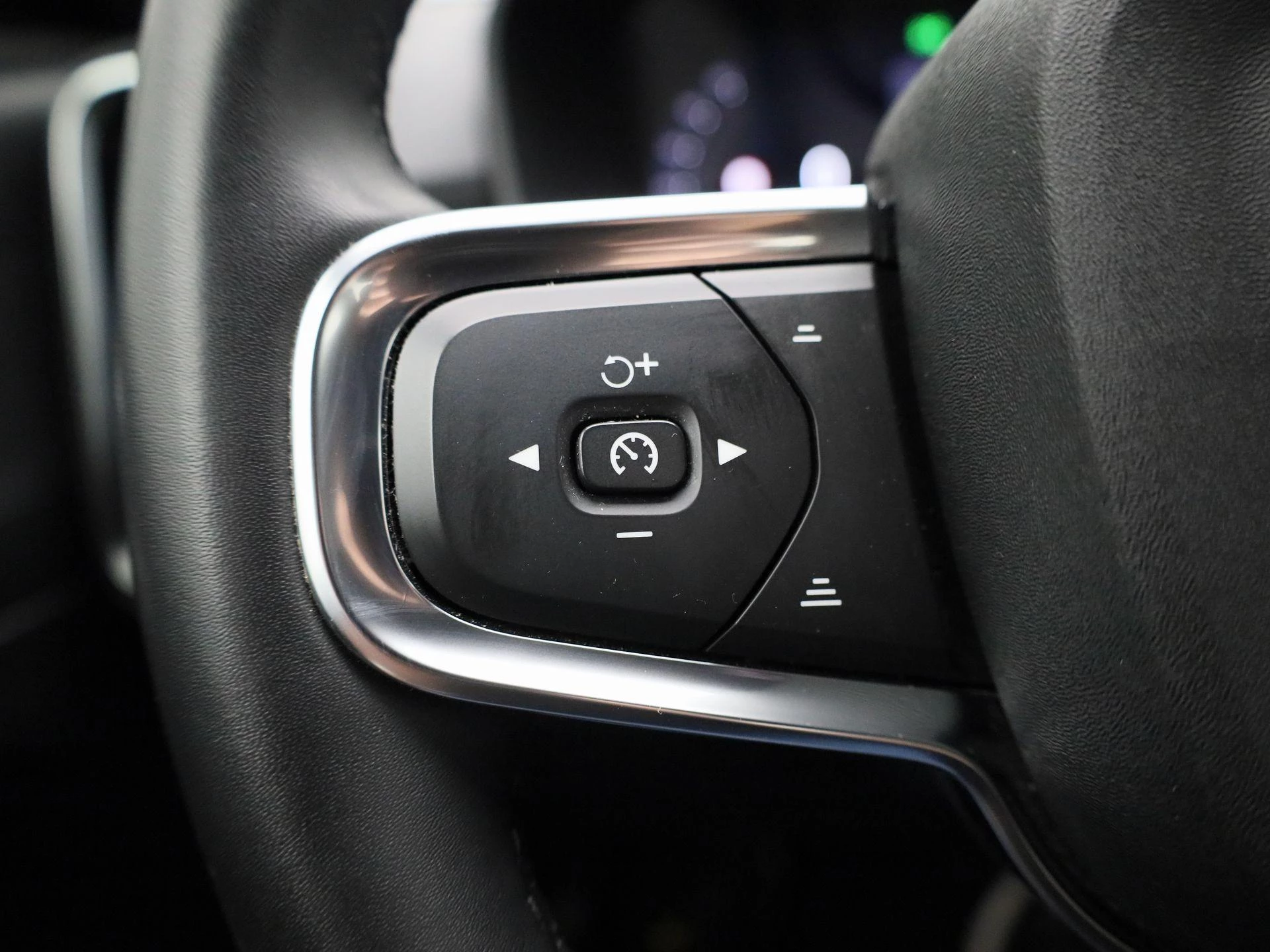 Volvo-XC40-image-18