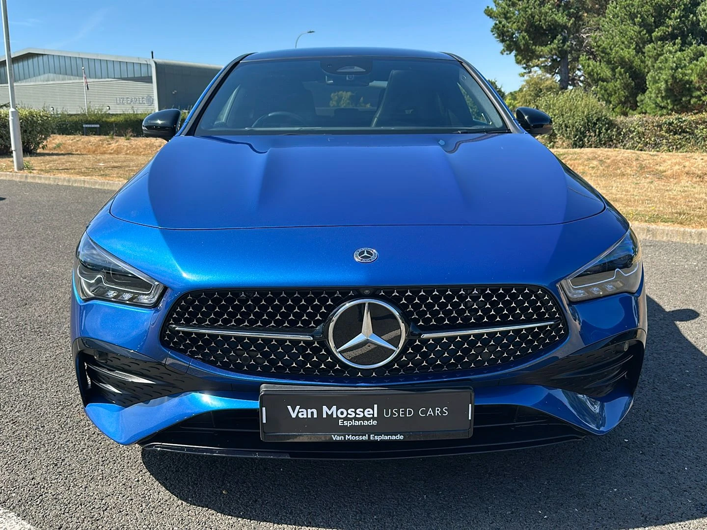 Mercedes-Benz-CLA-image-4