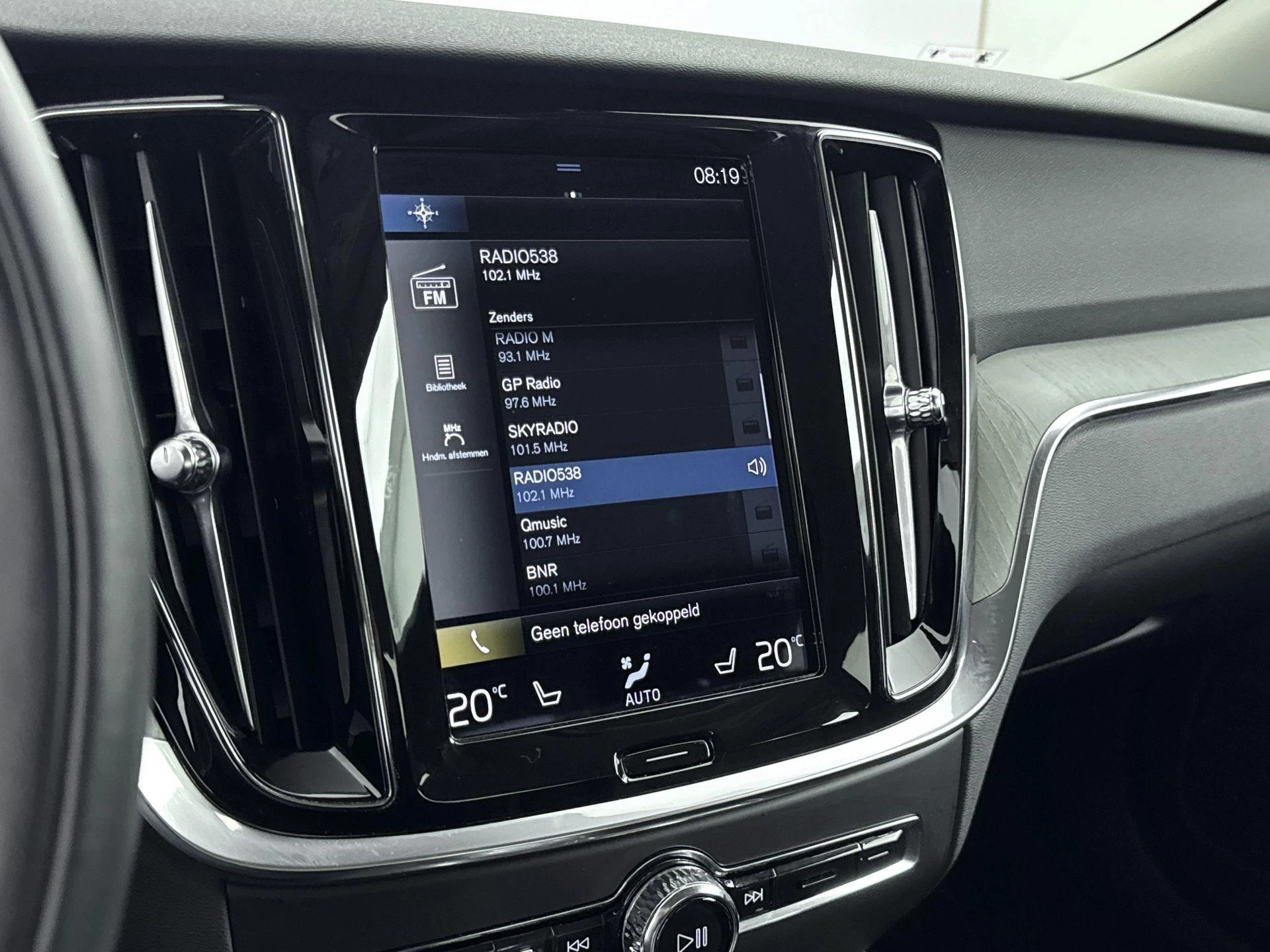 Volvo-S60-image-9