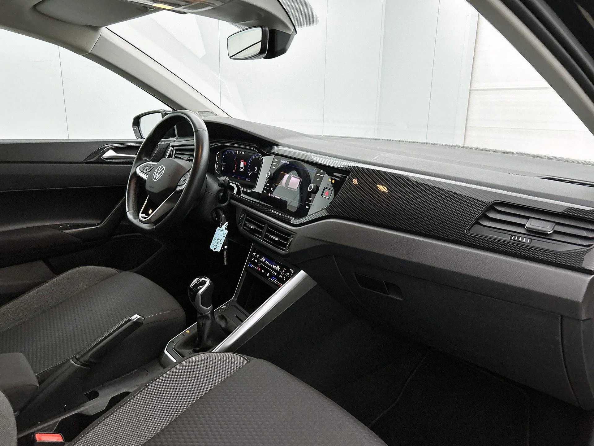Volkswagen-Polo-image-16