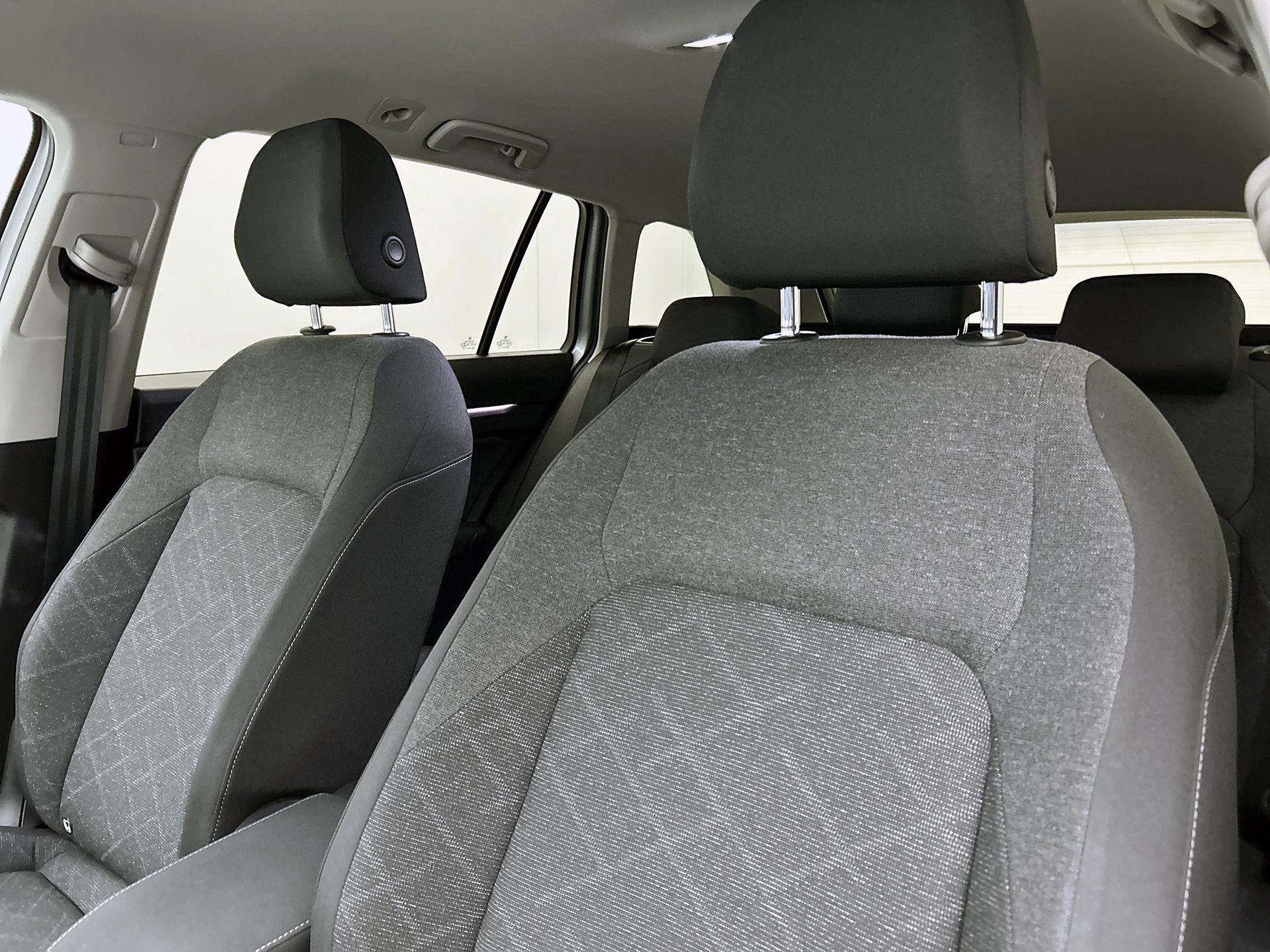 Volkswagen-Golf-image-11