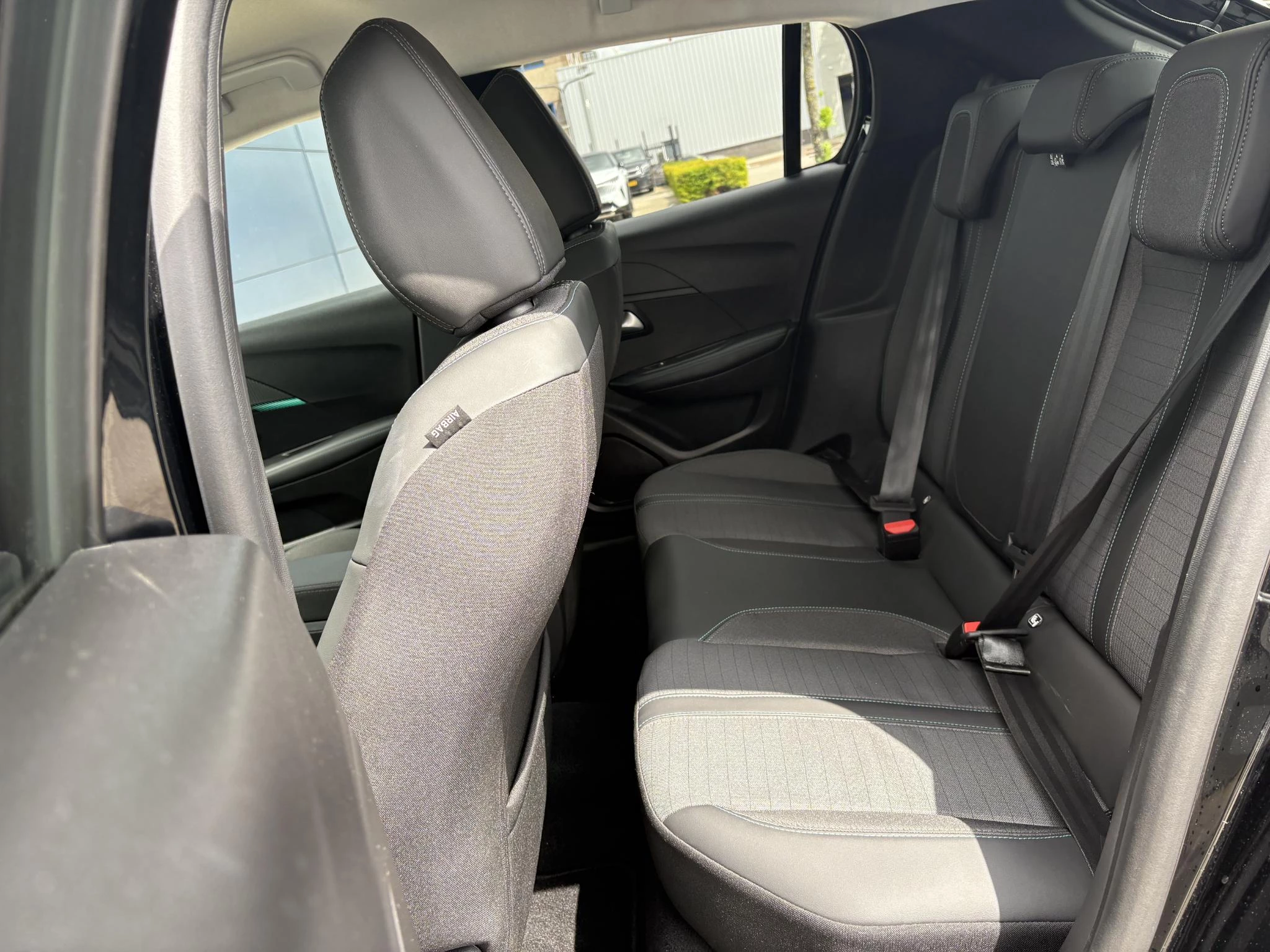 Peugeot-208-image-12