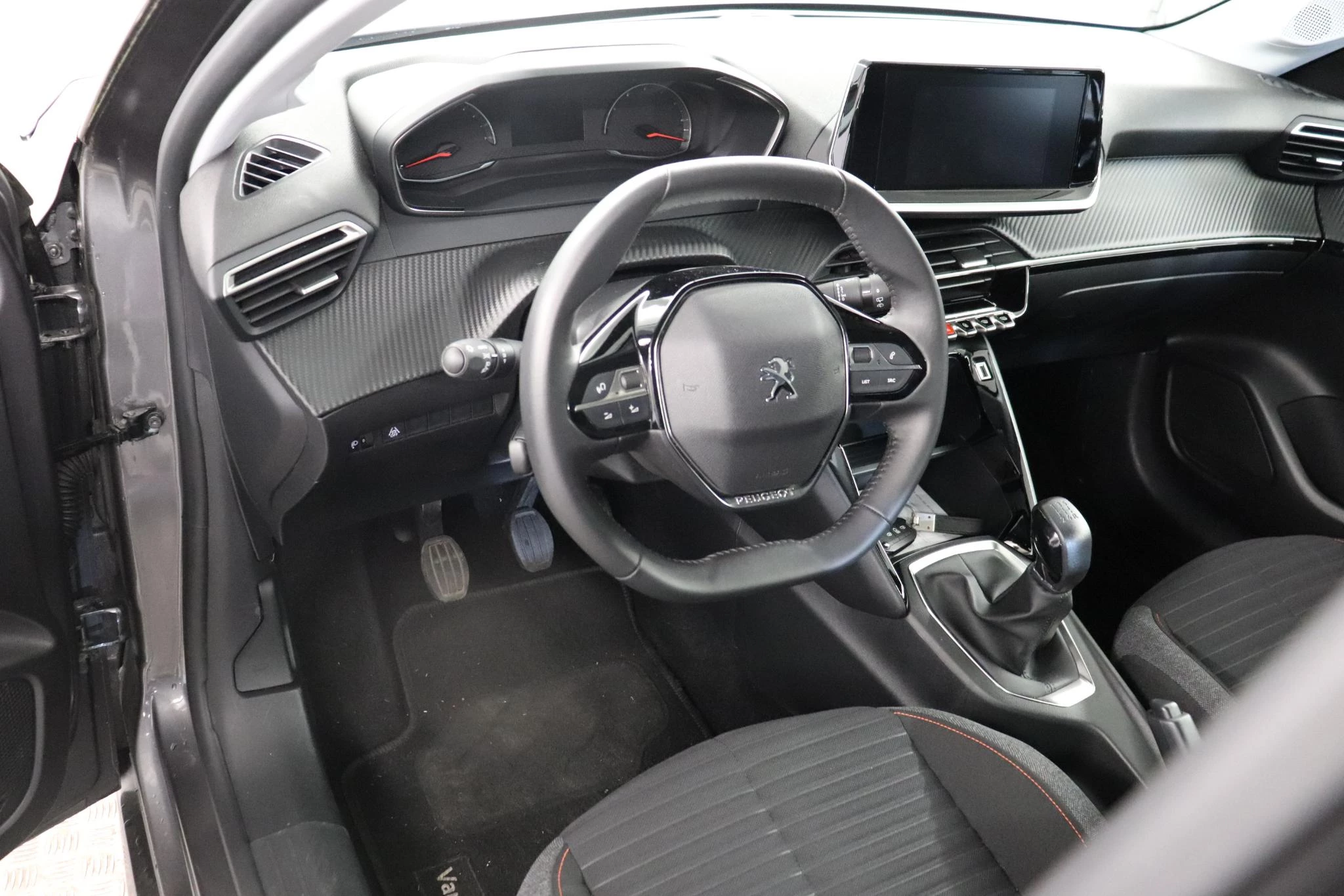 Peugeot-208-image-5