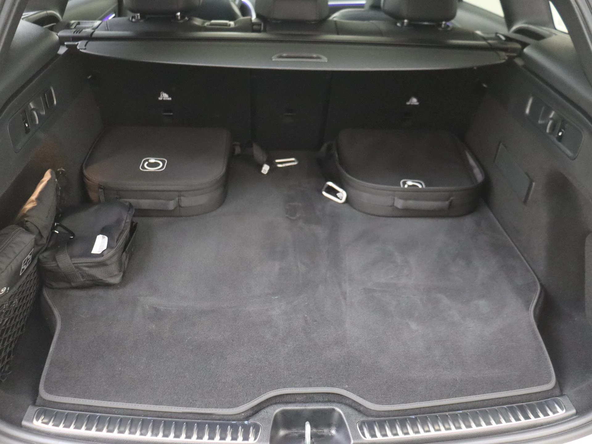 Mercedes-Benz-GLC-image-29