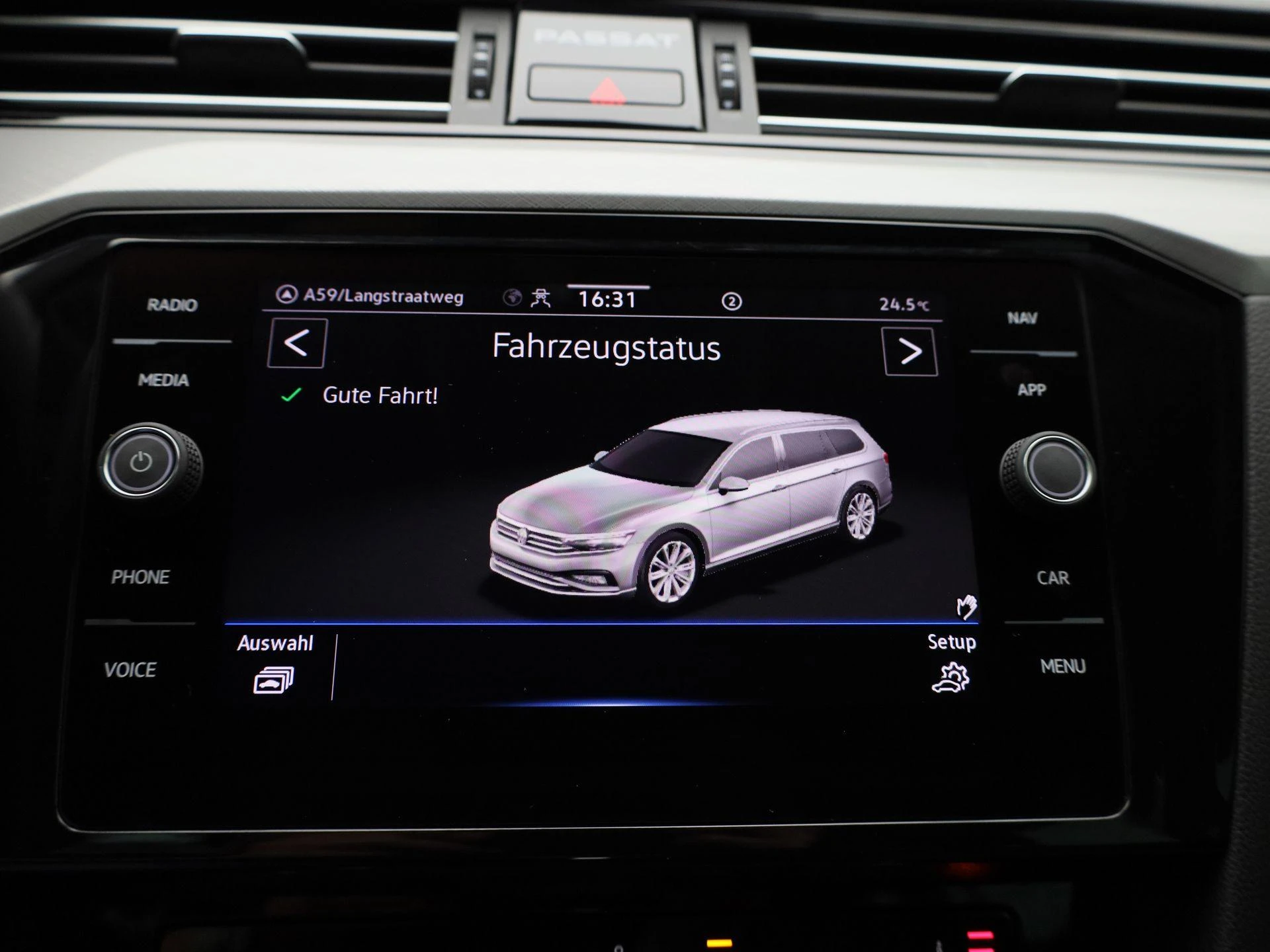 Volkswagen-Passat-image-24
