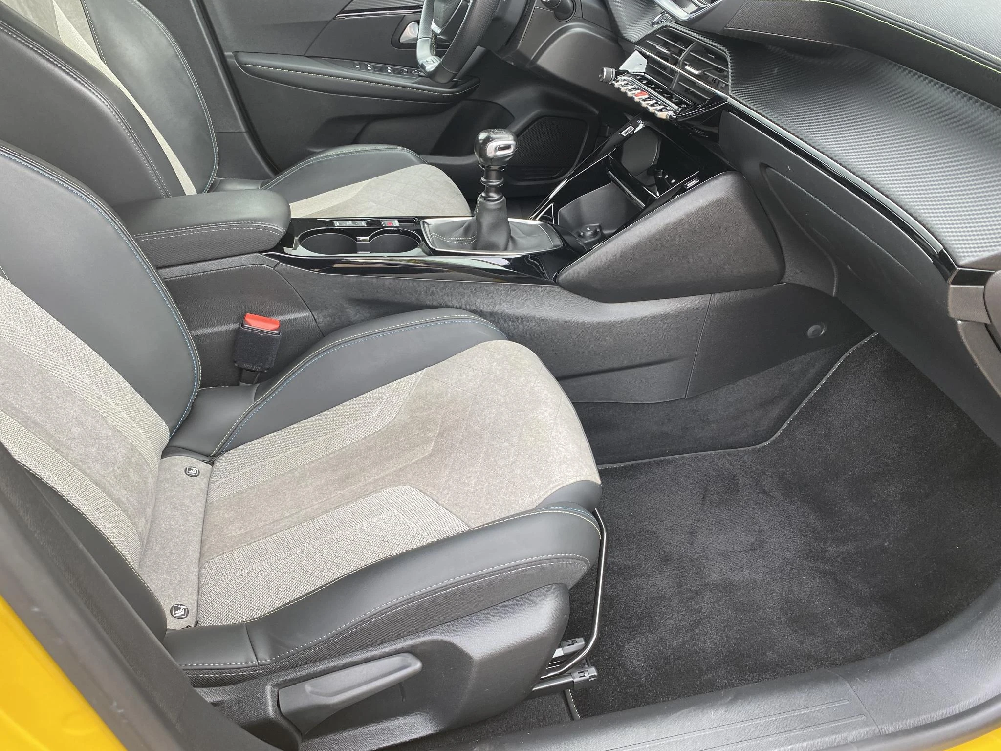 Peugeot-208-image-7