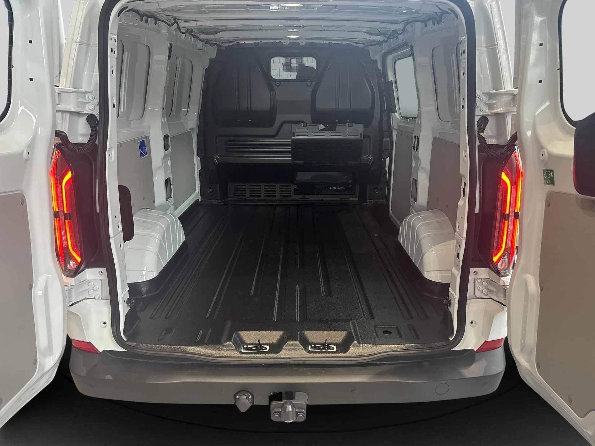 Ford-E-Transit Custom-image-6