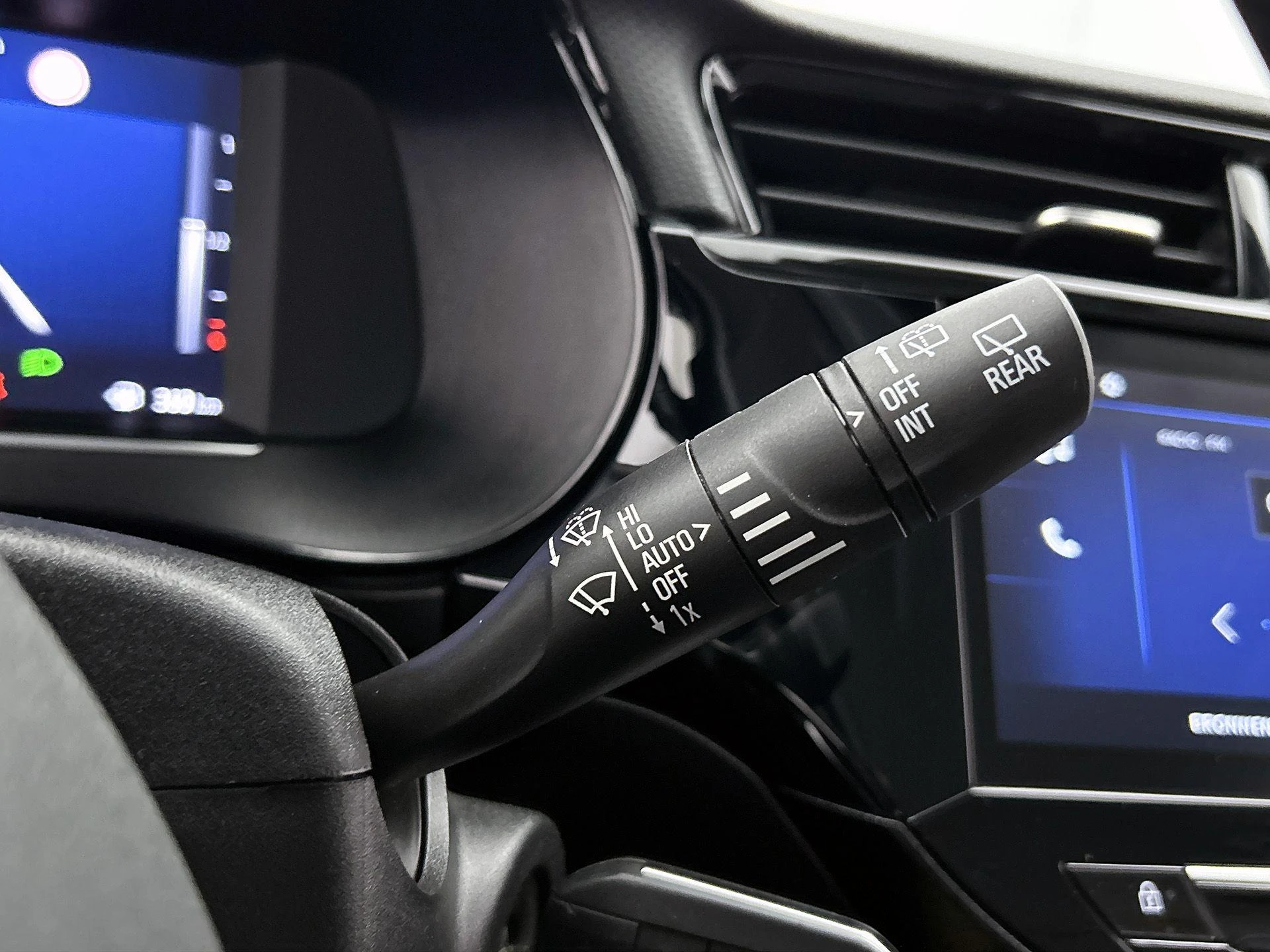Opel-Corsa-image-9