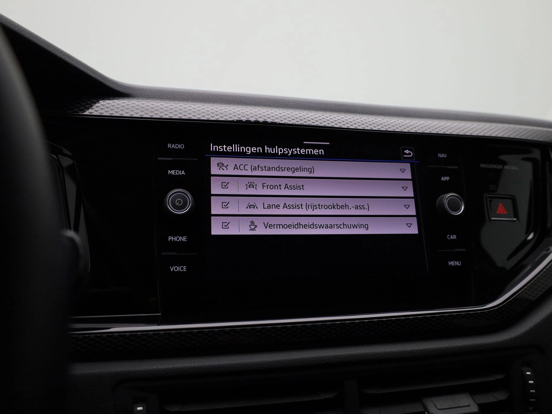 Volkswagen-Polo-image-25