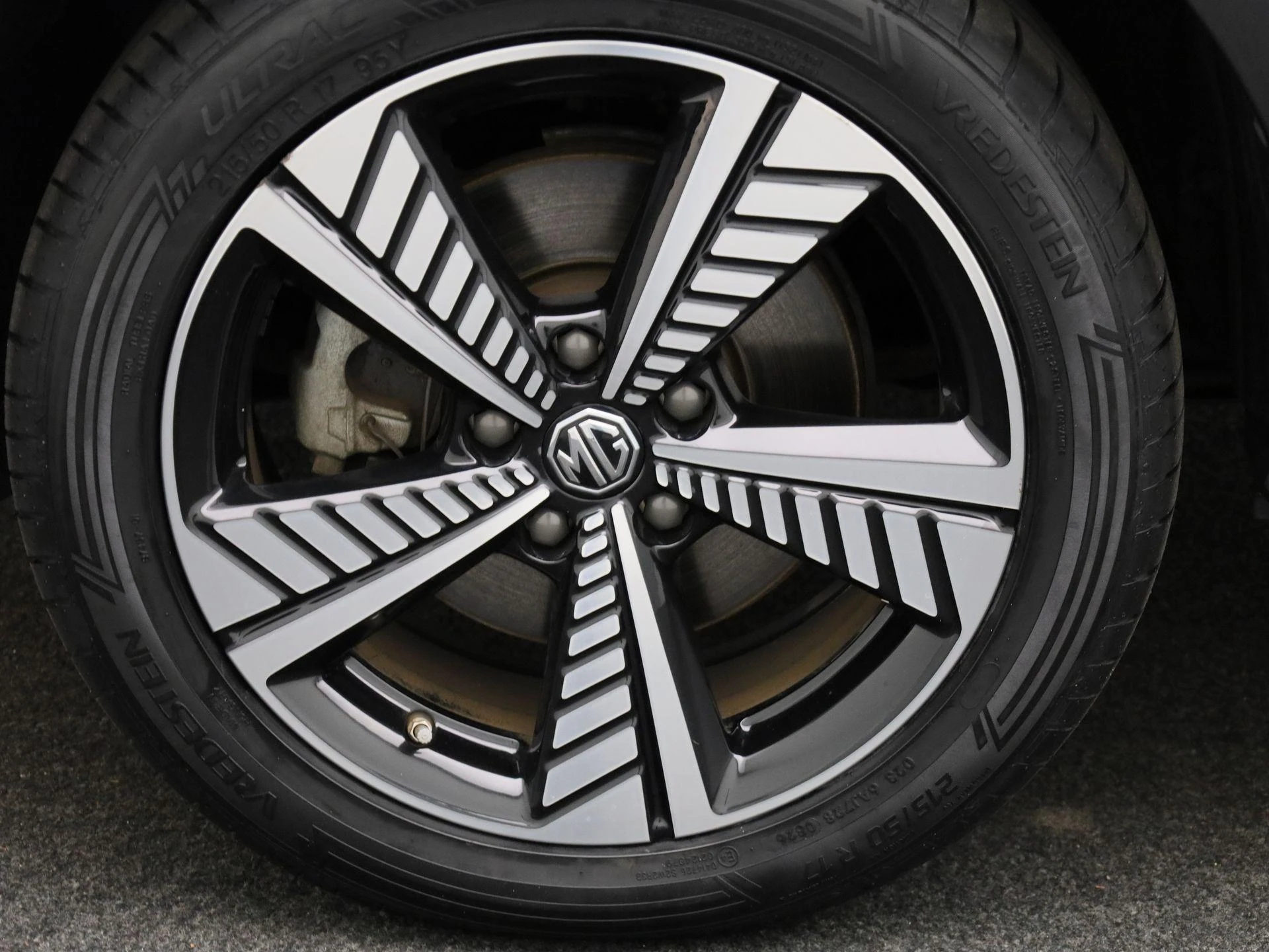 MG-ZS EV-image-12
